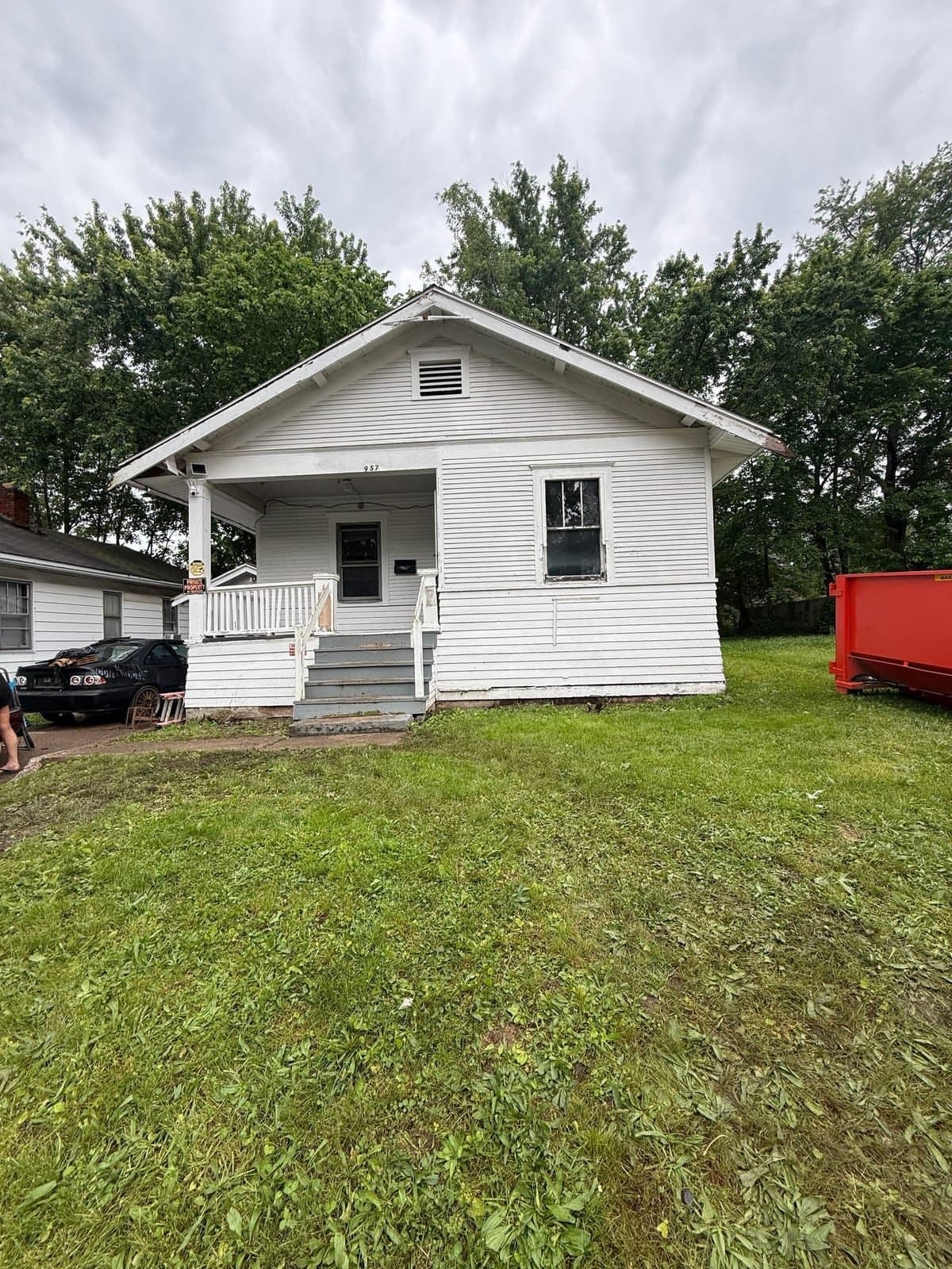 Decatur House: 957 W View St