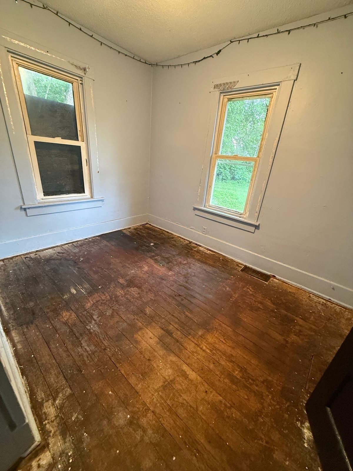 Decatur House: 957 W View St