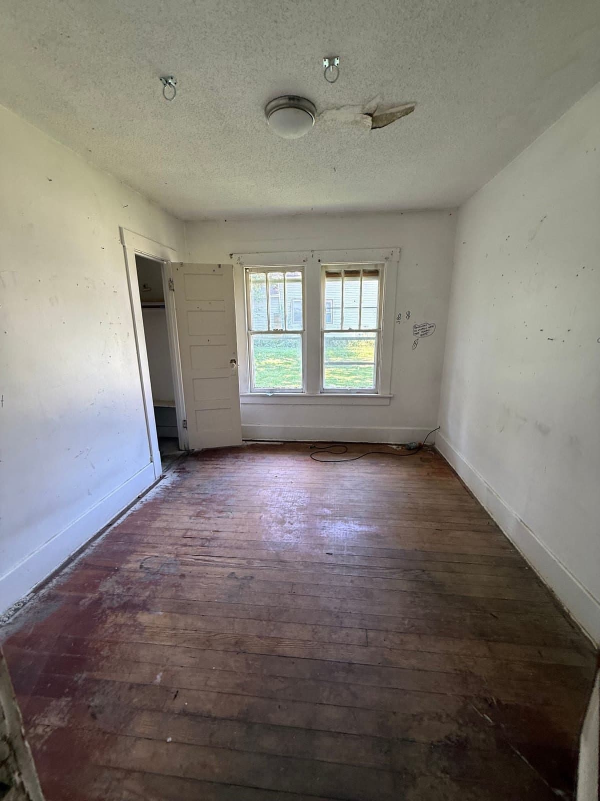 Decatur House: 957 W View St