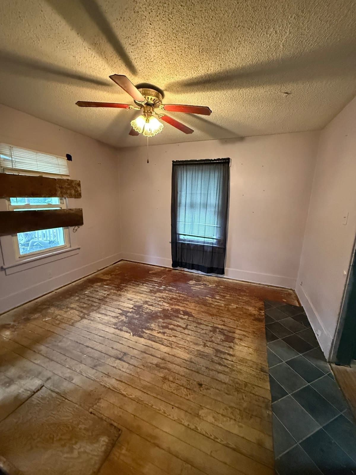 Decatur House: 957 W View St