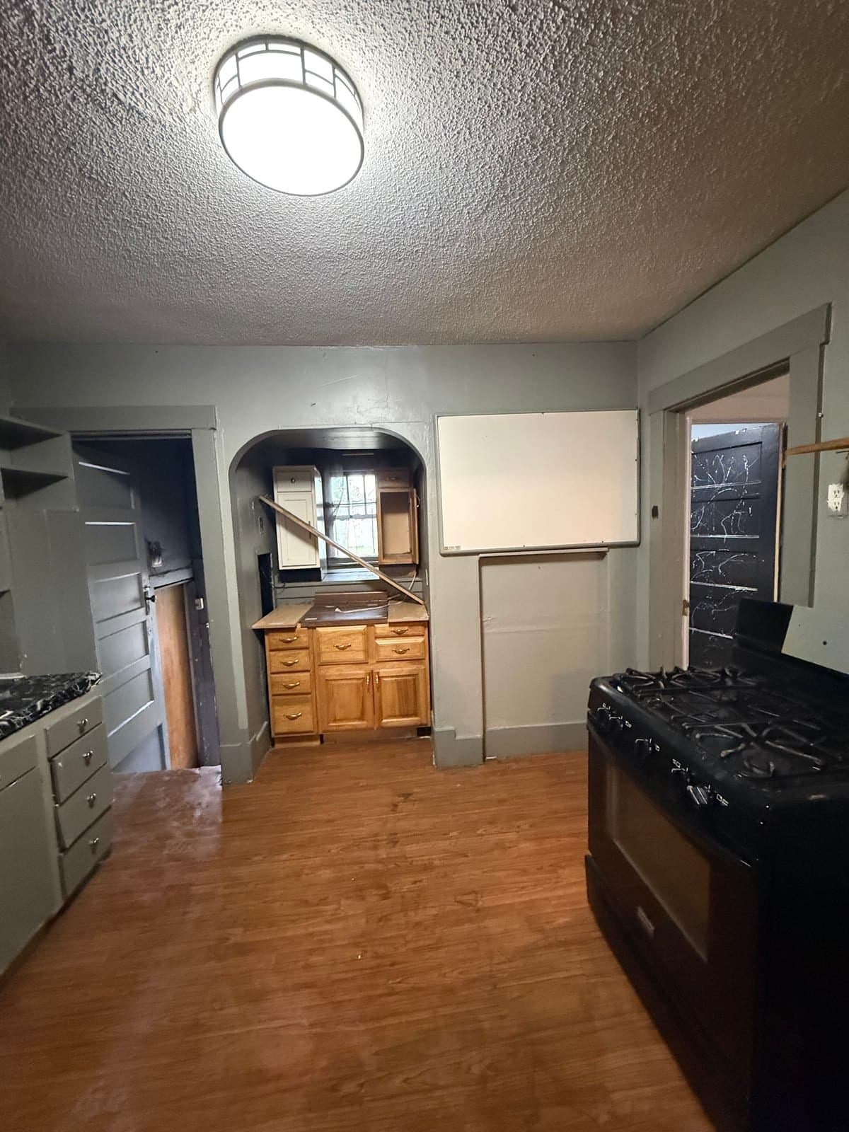 Decatur House: 957 W View St