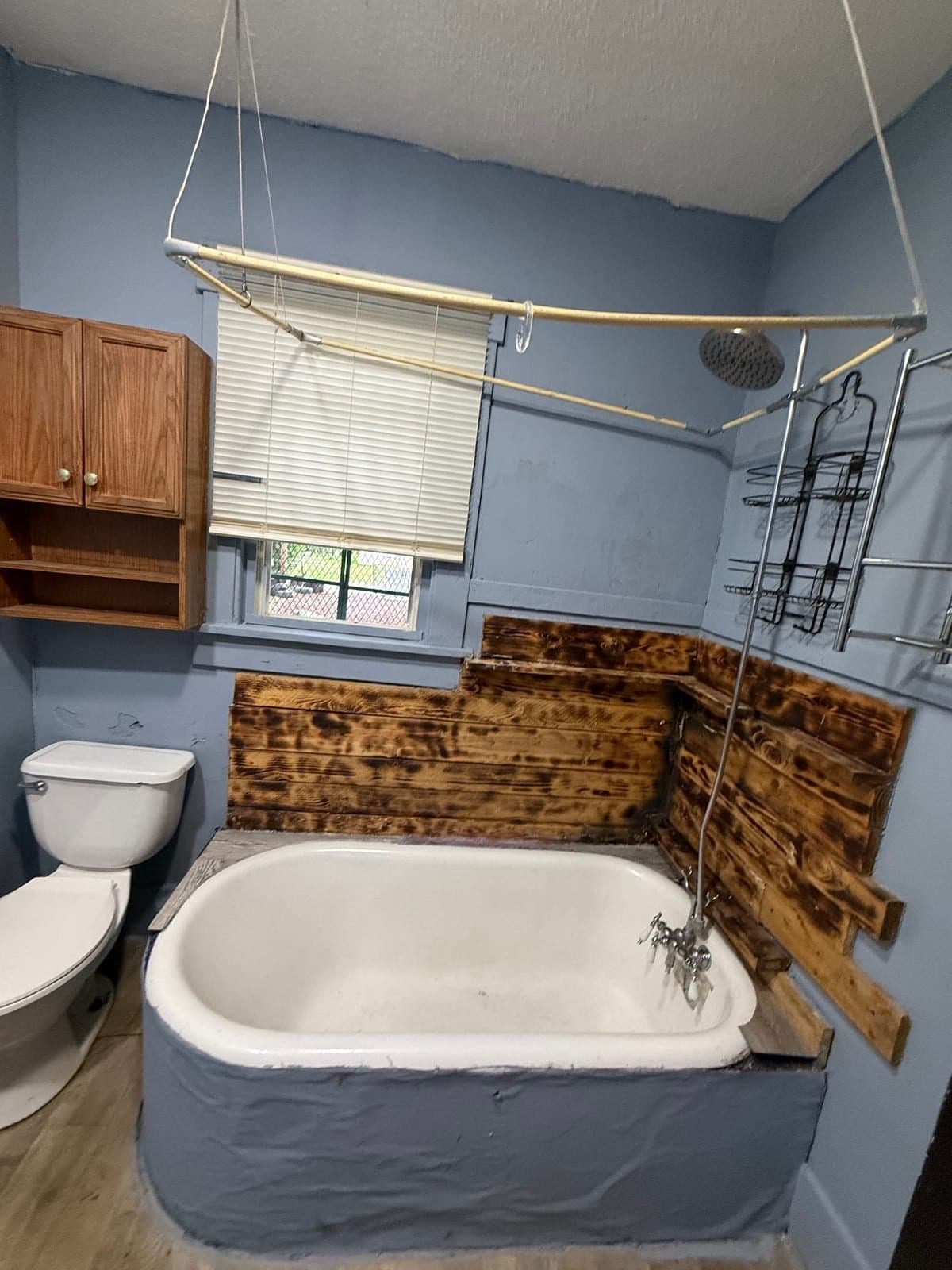 Decatur House: 957 W View St