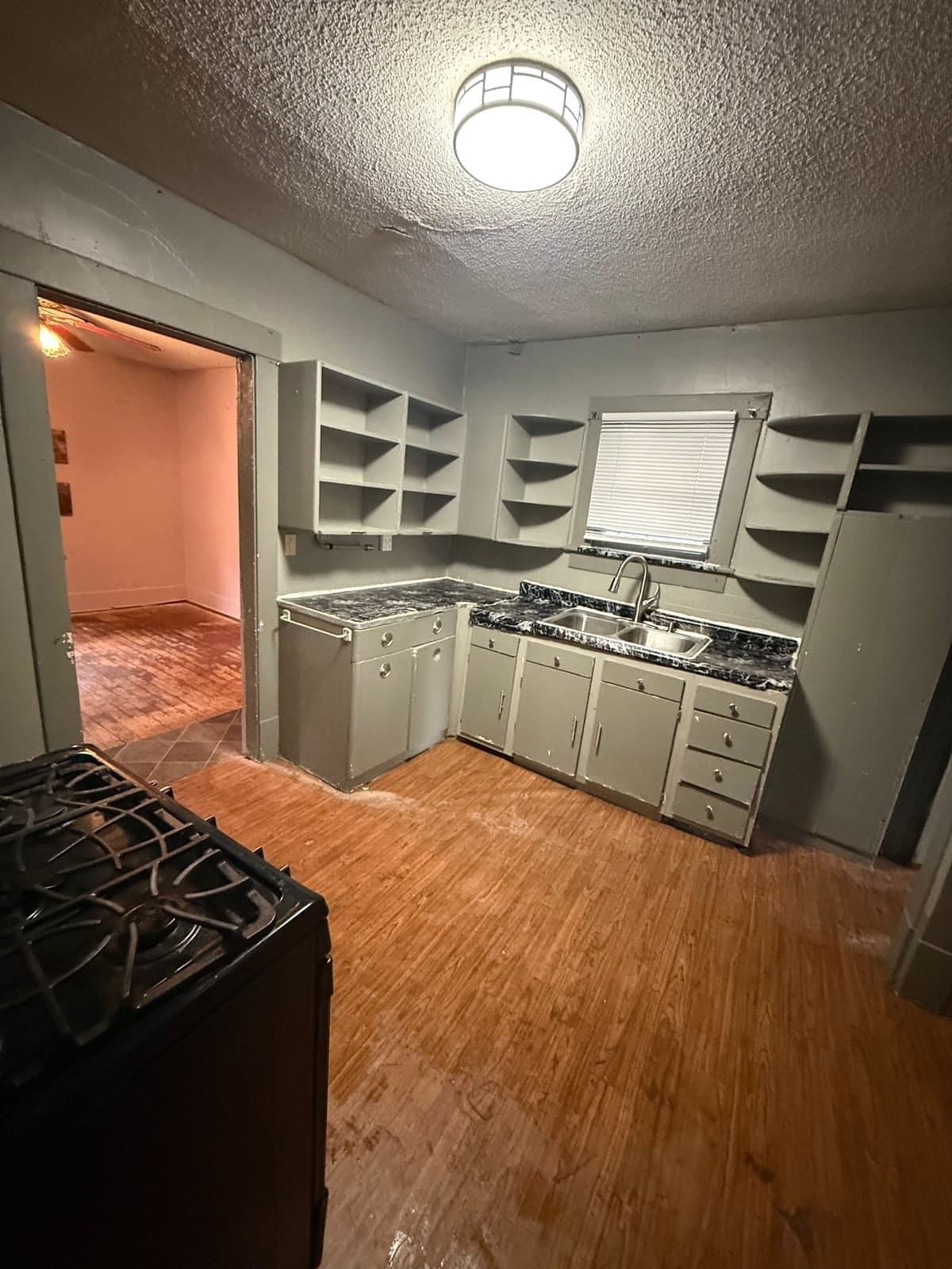 Decatur House: 957 W View St