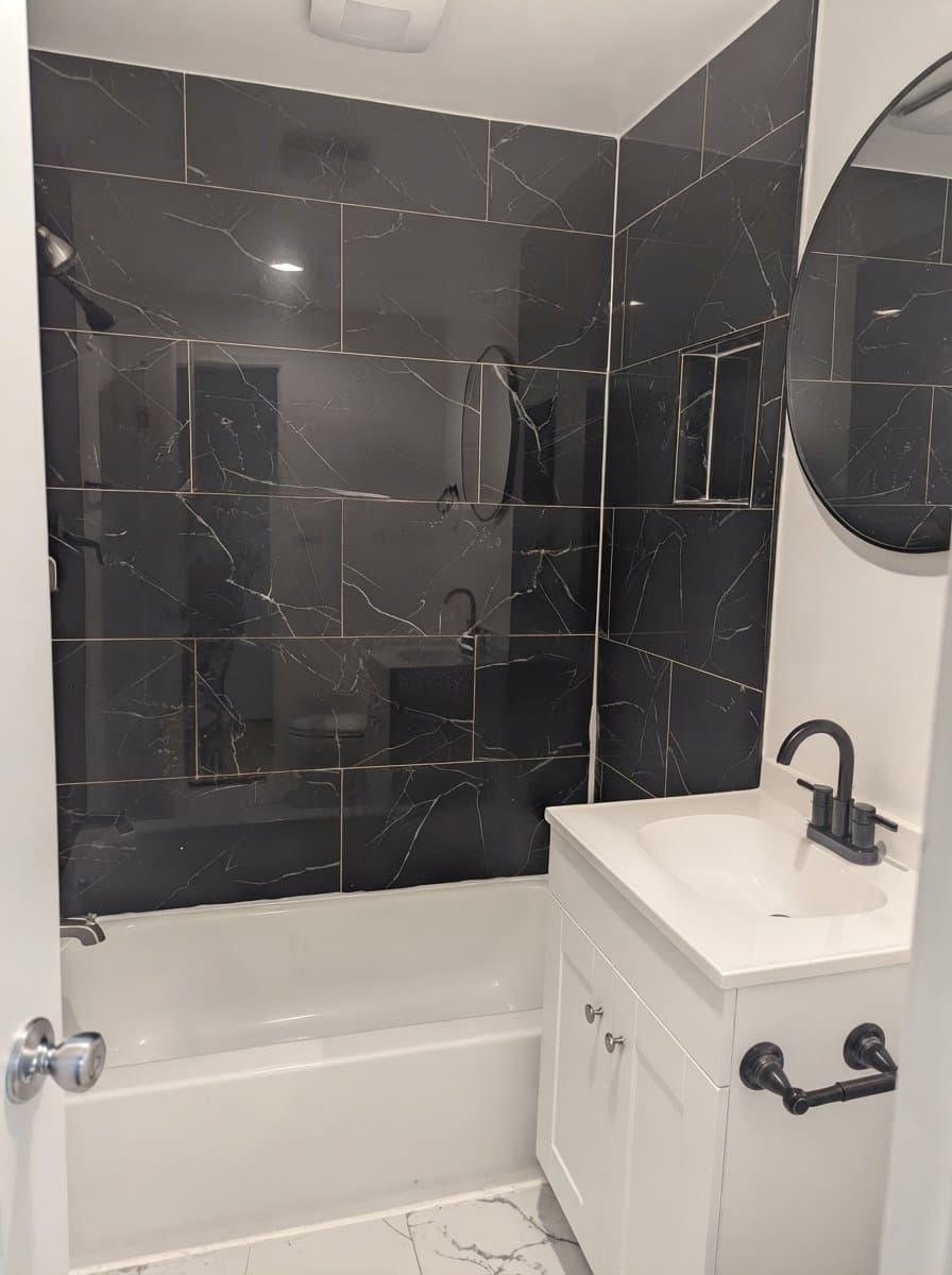 Woodbridge Townhome: 1421 Deerfield Ln