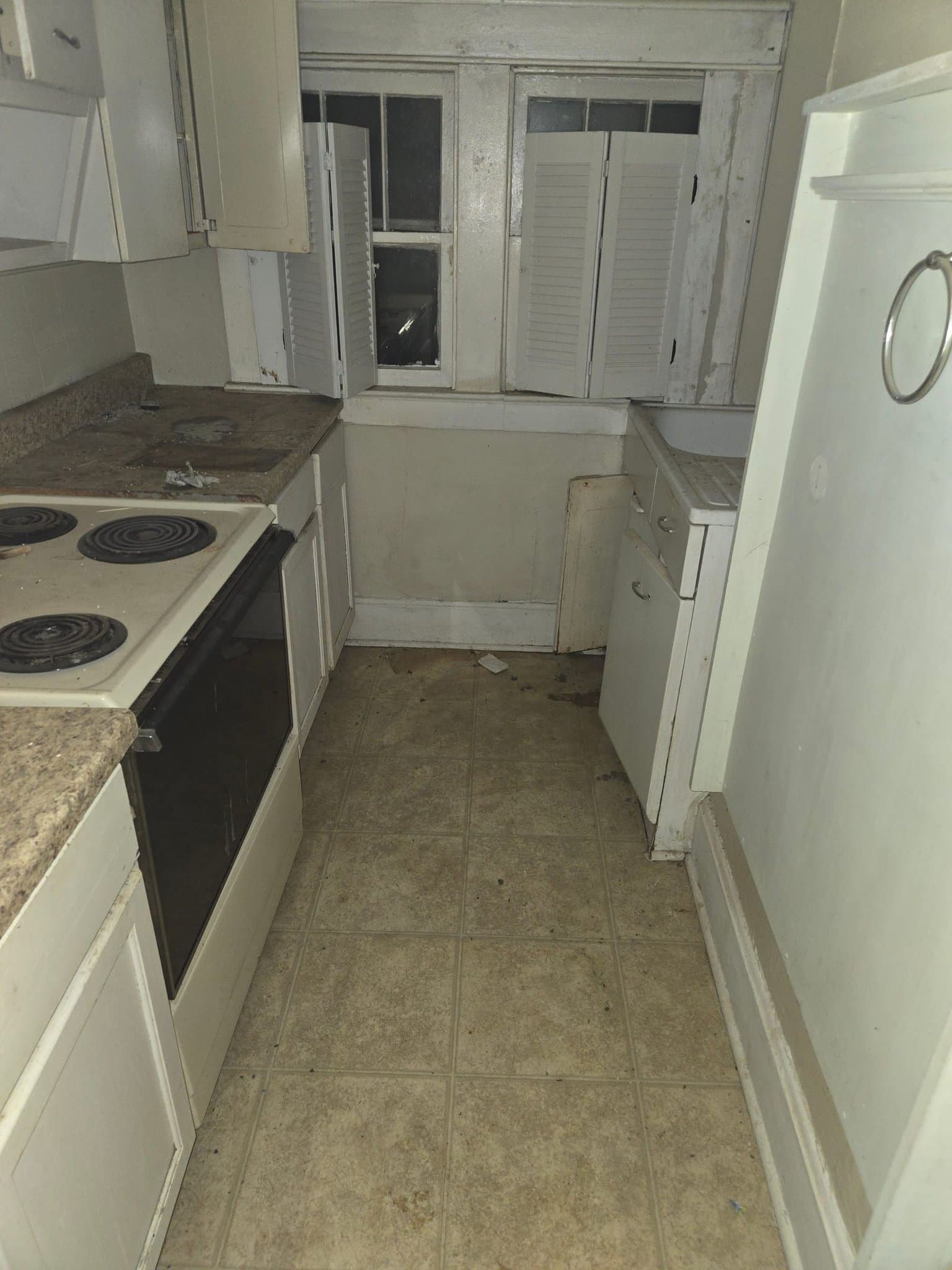 East Alton House: 136 Illinois St