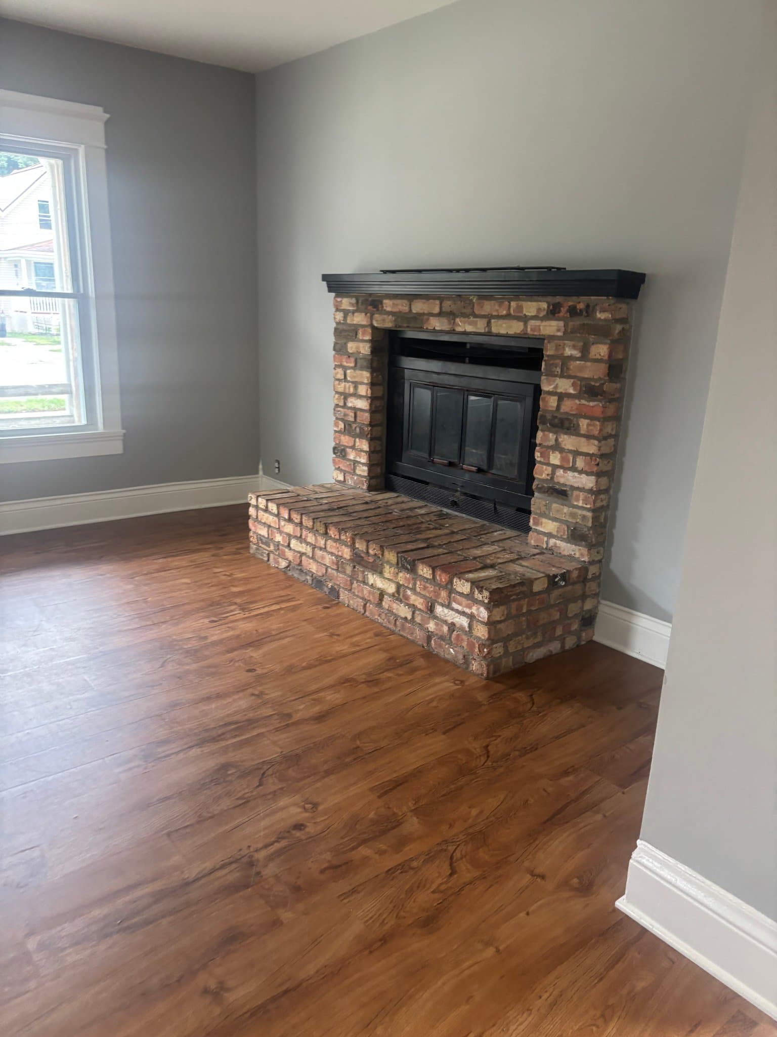 rock island House: 842 44 street