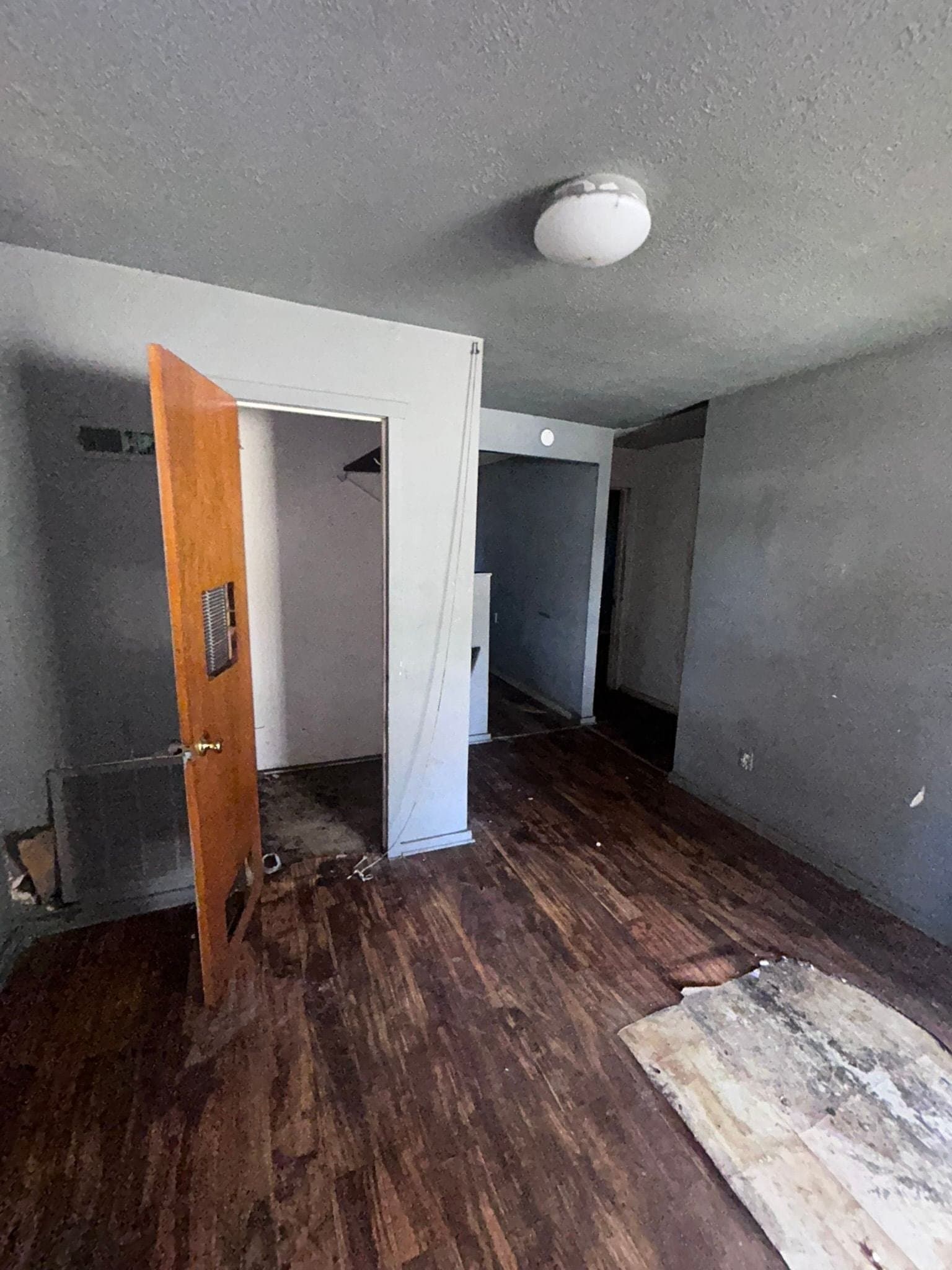 East St. Louis House: 1534 N 55th