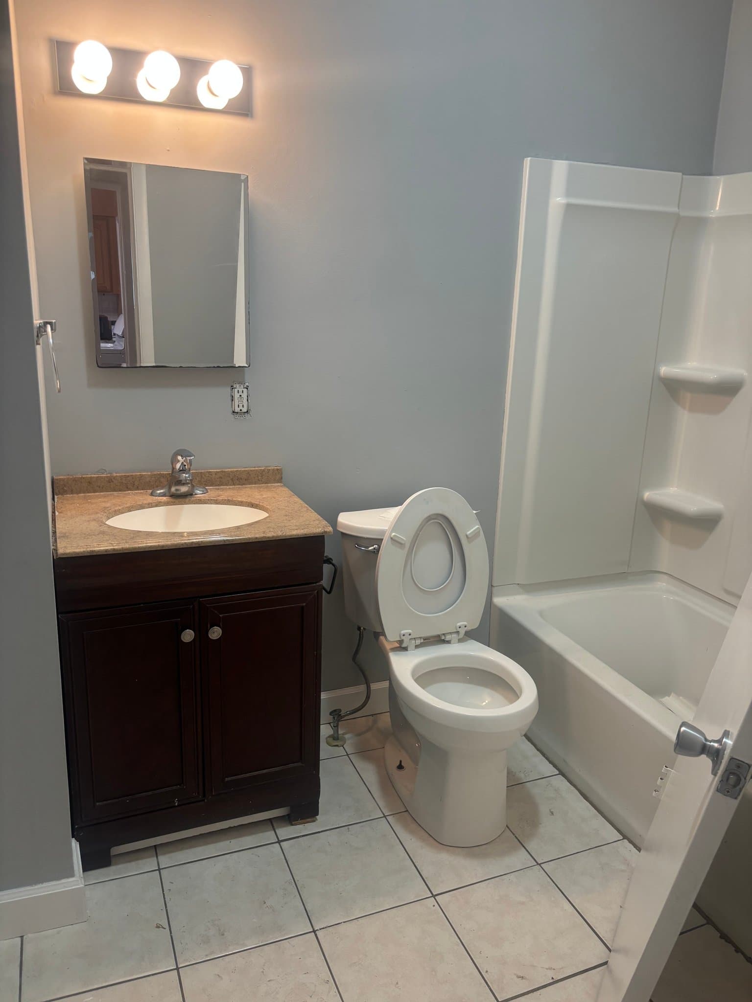 rock island House: 842 44 street