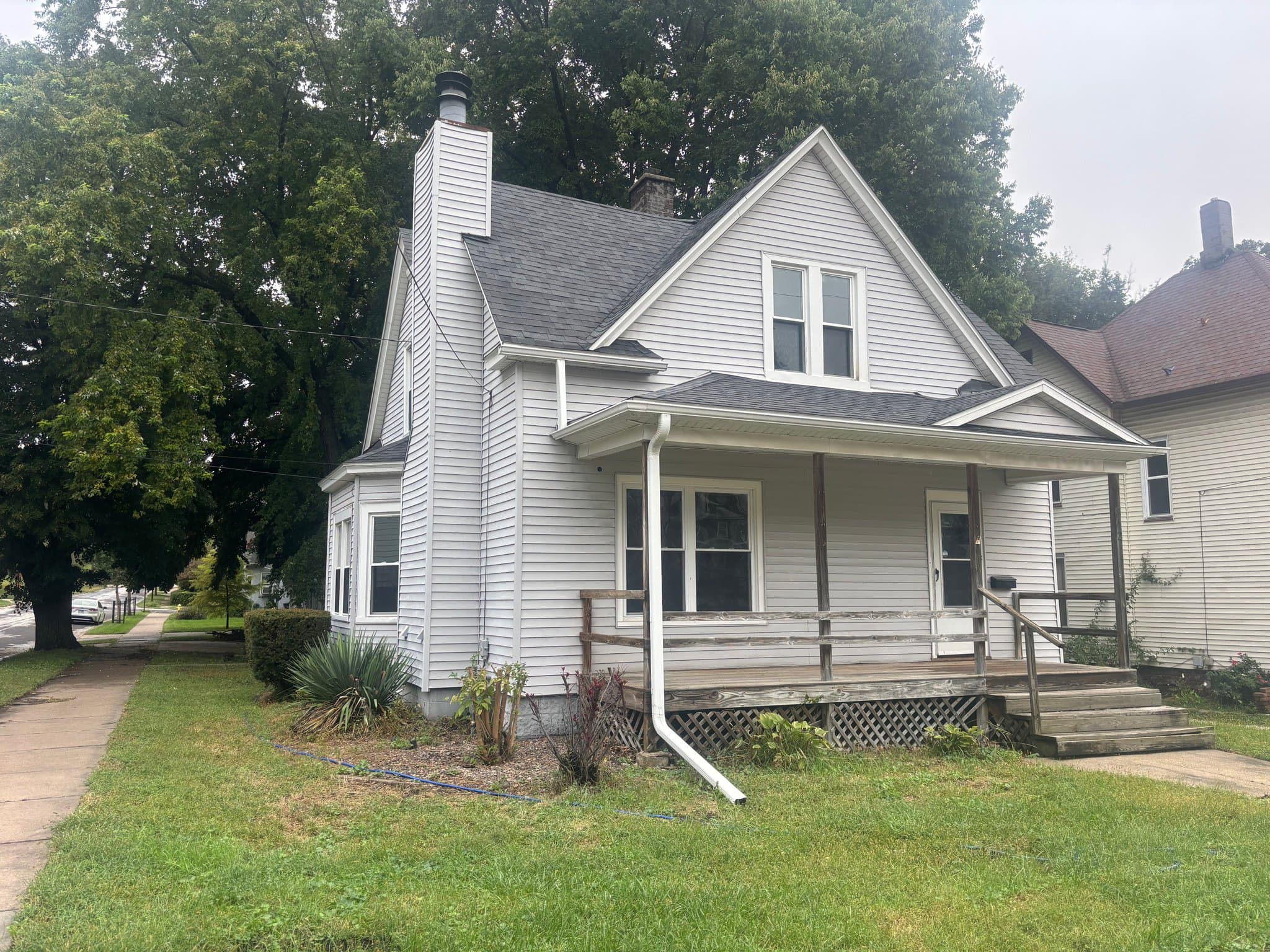 rock island House: 842 44 street