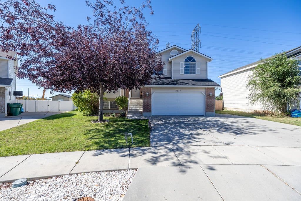Clearfield House: 2674 S 75 E