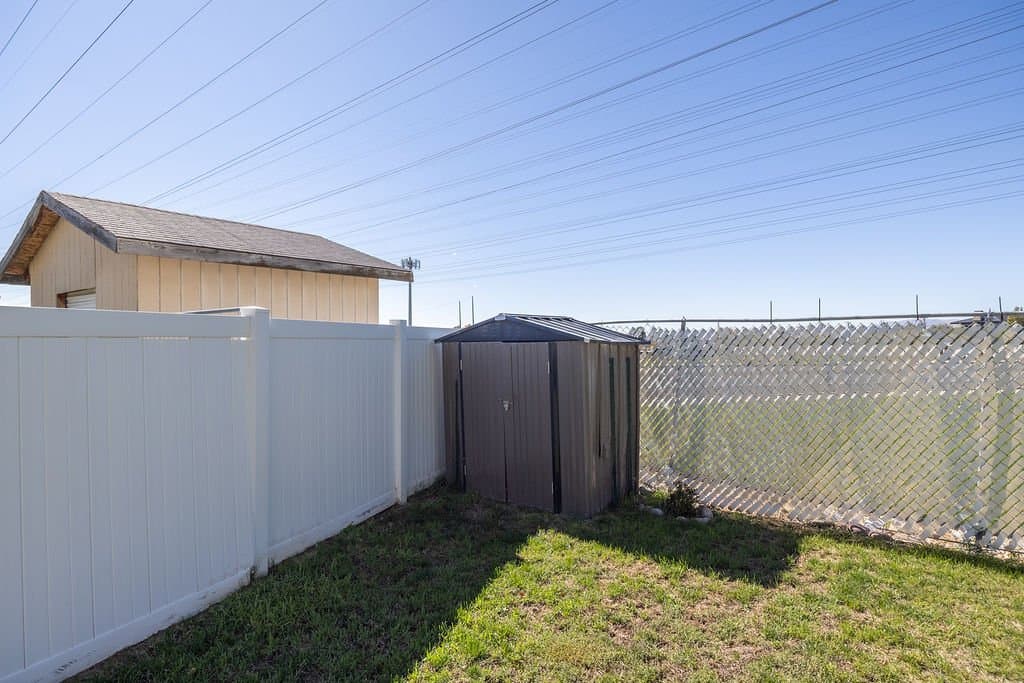 Clearfield House: 2674 S 75 E