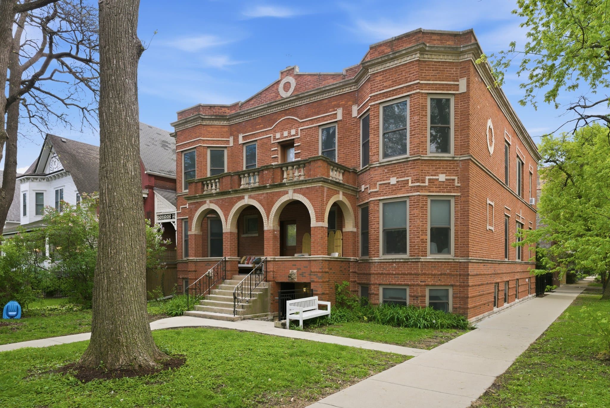 Chicago Apartment: 2555 W Logan Blvd