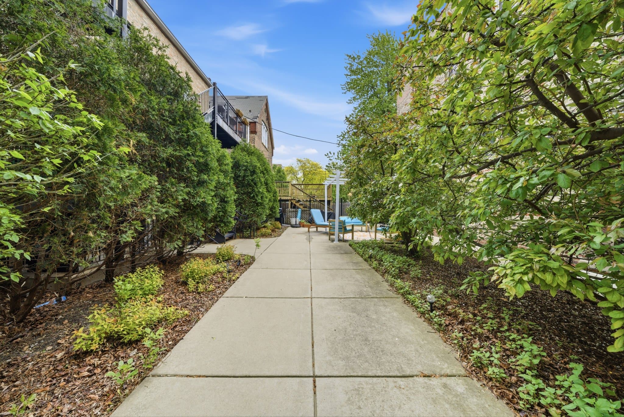 Chicago Apartment: 2555 W Logan Blvd
