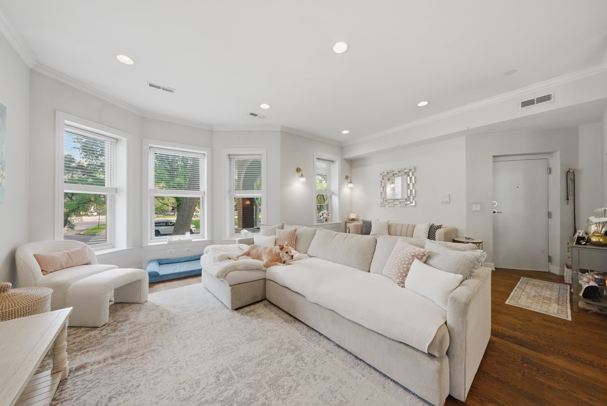 Chicago Apartment: 2555 W Logan Blvd