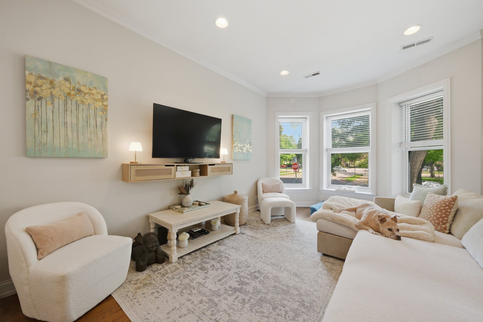 Chicago Apartment: 2555 W Logan Blvd