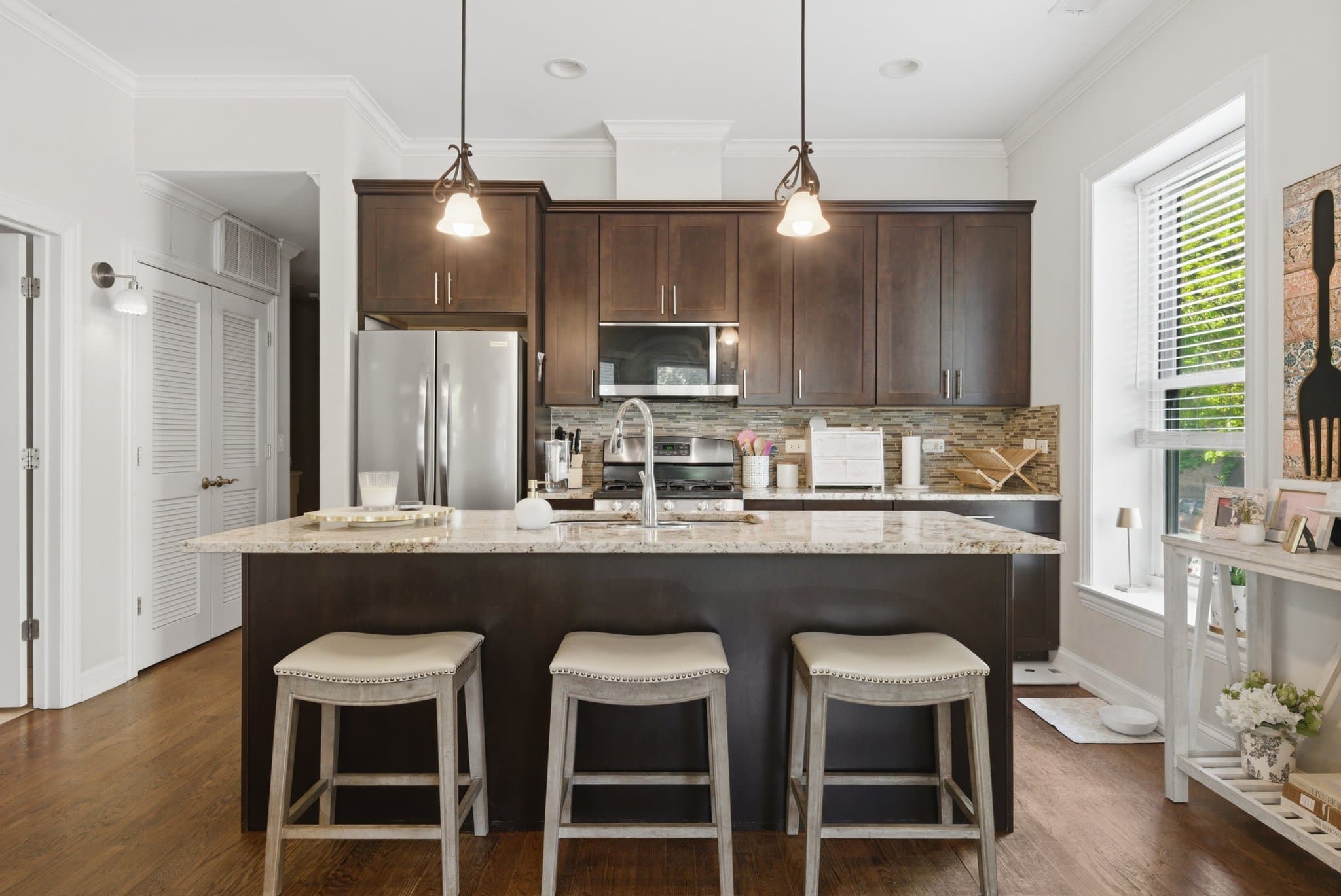 Chicago Apartment: 2555 W Logan Blvd