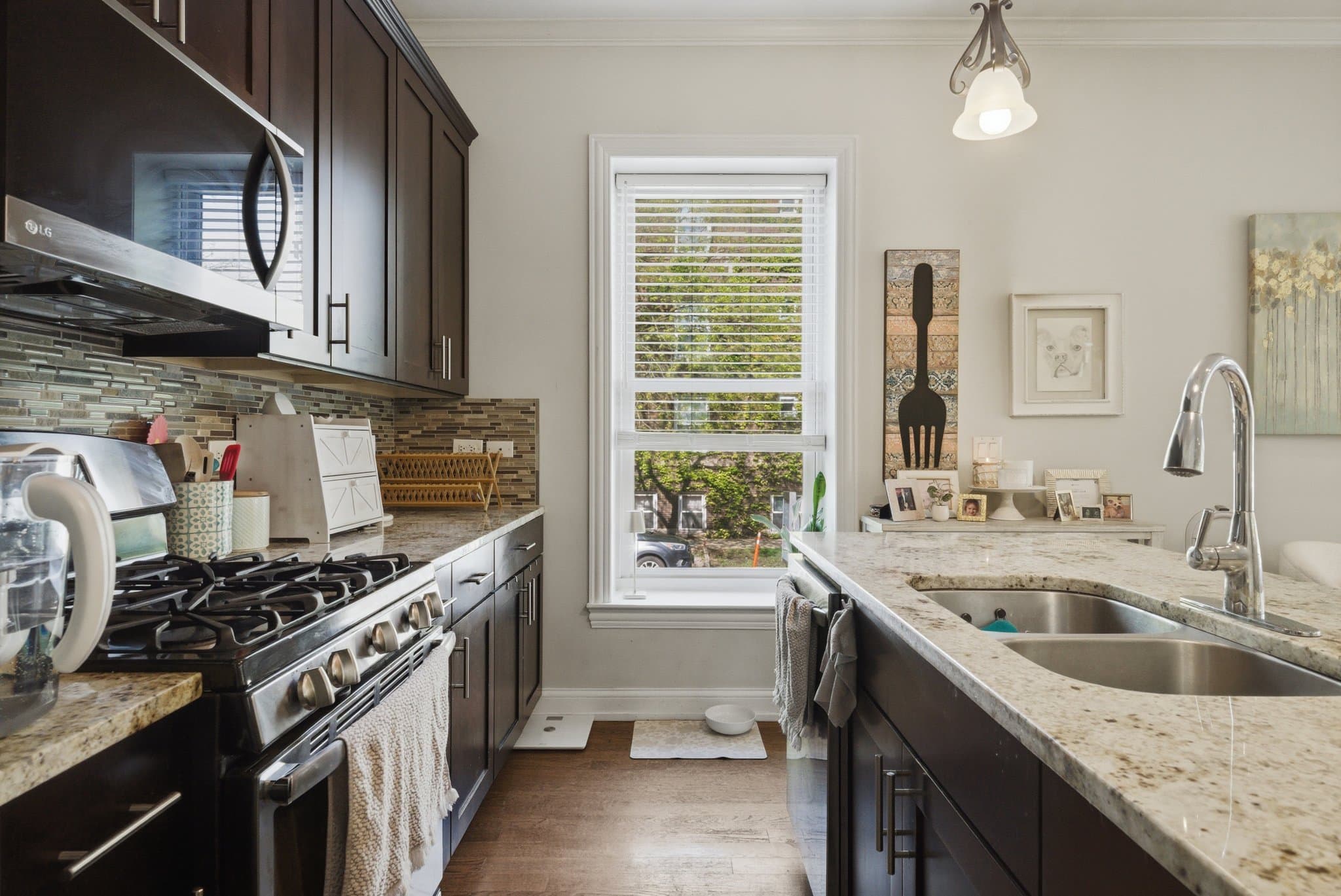 Chicago Apartment: 2555 W Logan Blvd