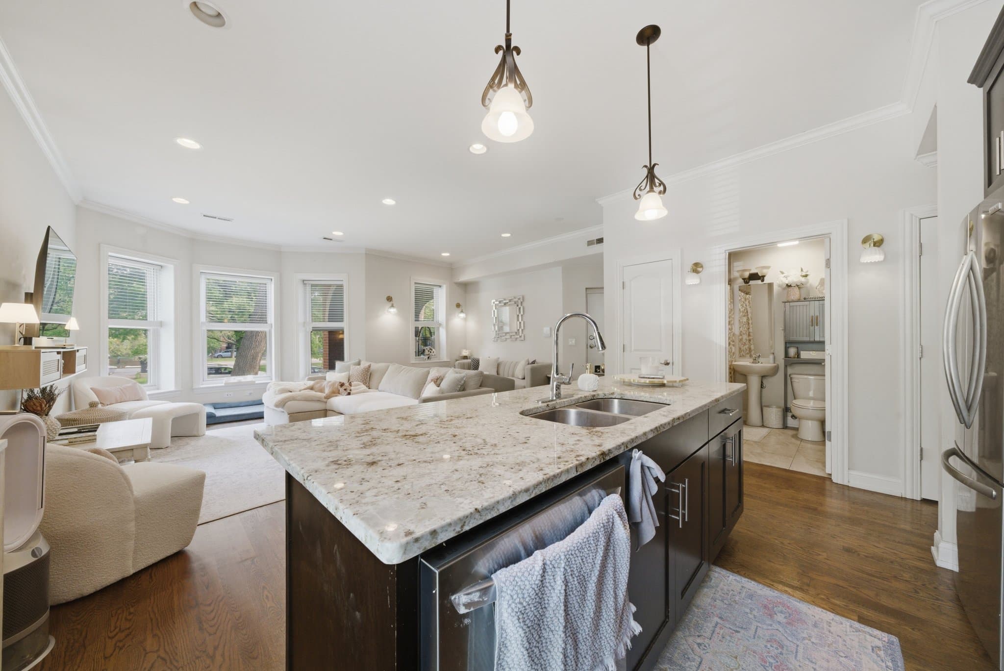 Chicago Apartment: 2555 W Logan Blvd