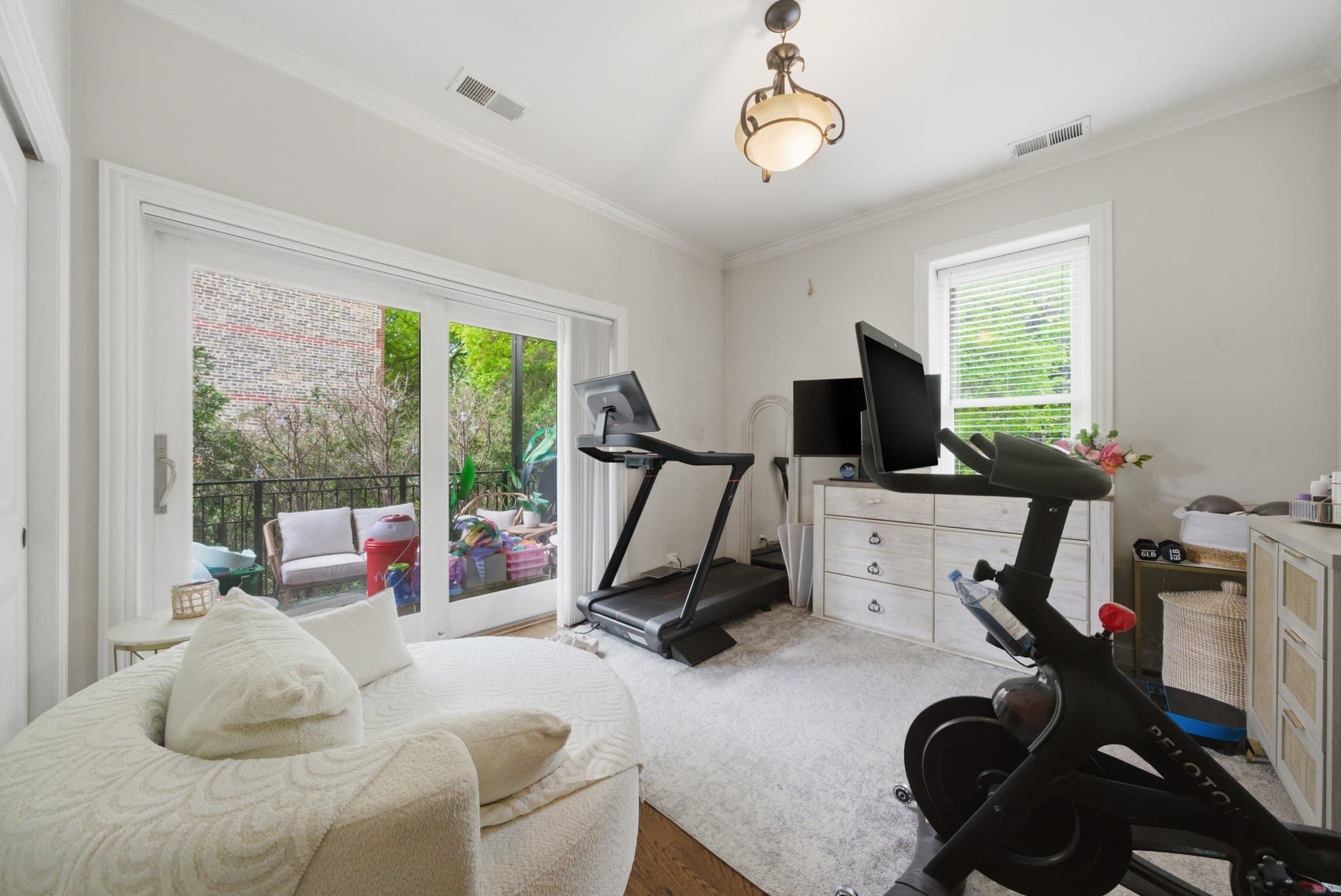Chicago Apartment: 2555 W Logan Blvd