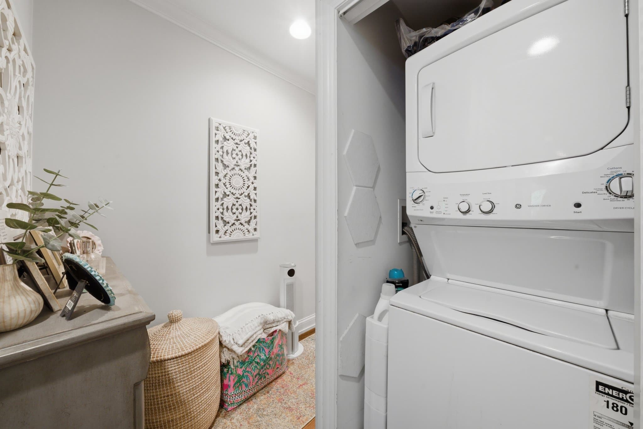 Chicago Apartment: 2555 W Logan Blvd
