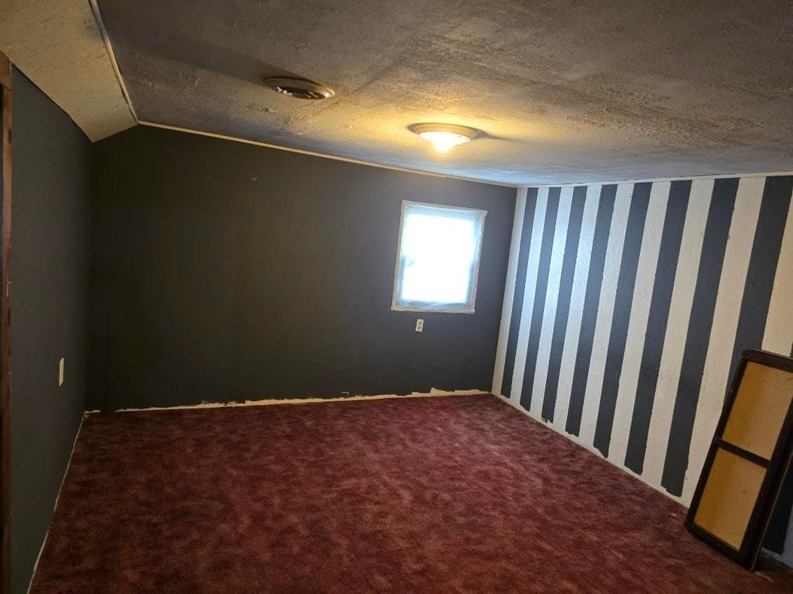 Oblong House: 807 W Illinois St