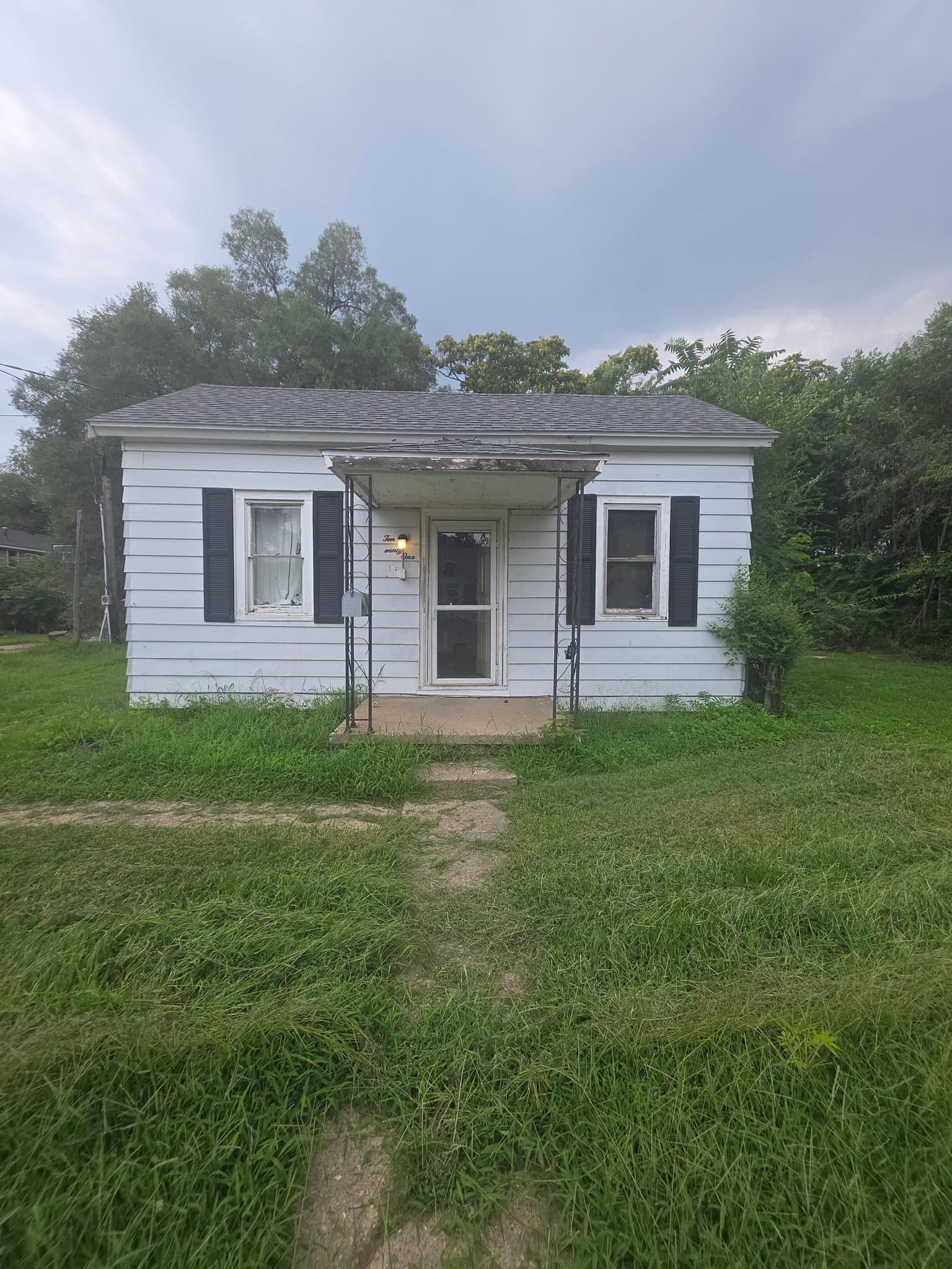 Pekin House: 1021 Maple St