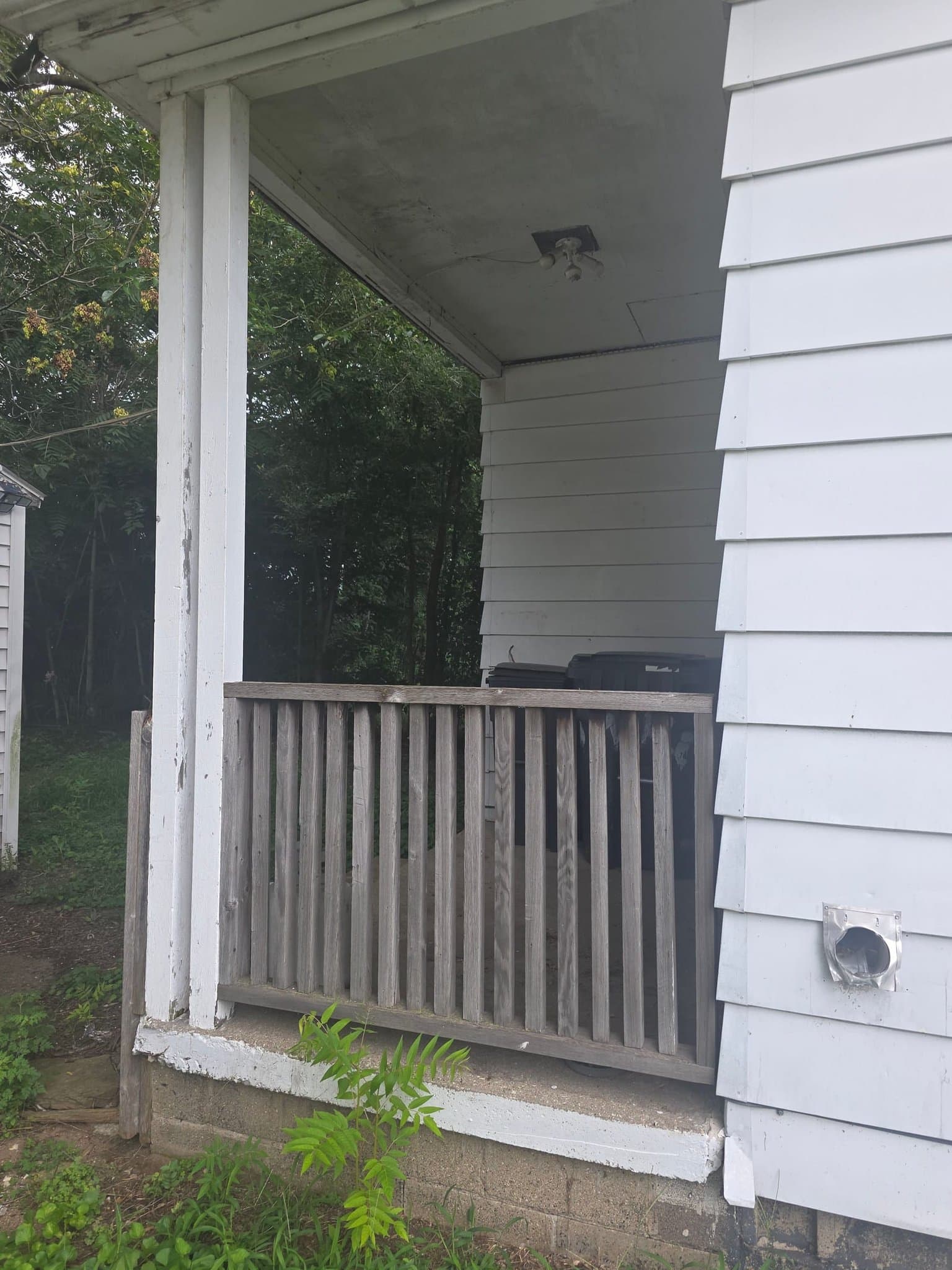 Pekin House: 1021 Maple St