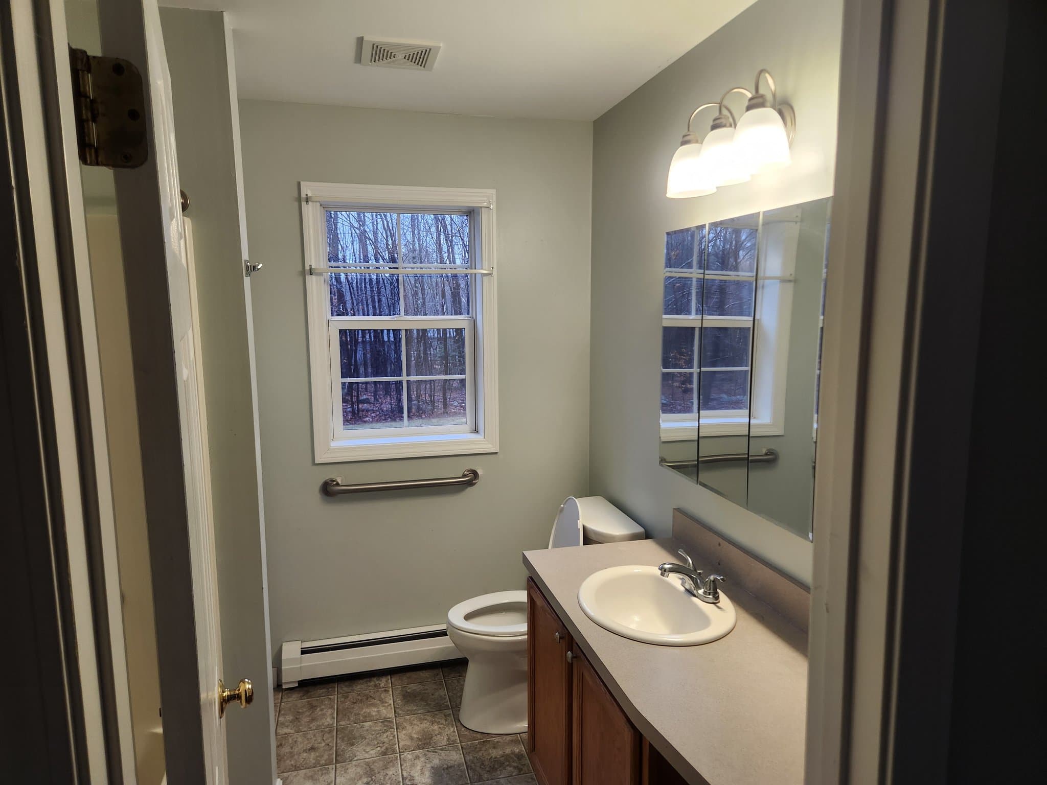 Gray Apartment: 11A Tami Trail