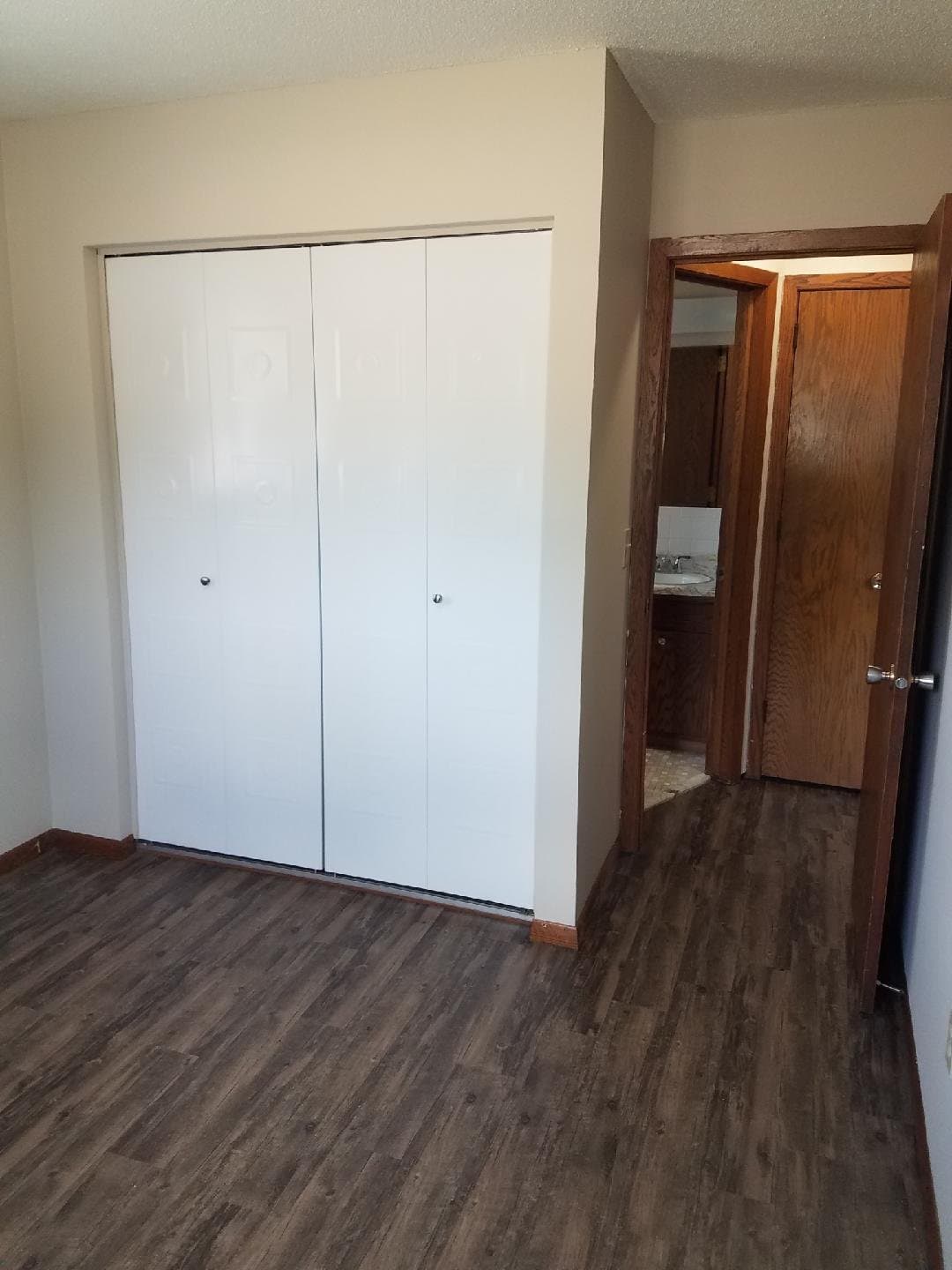 Shakopee Apartment: 107 Prairie Street