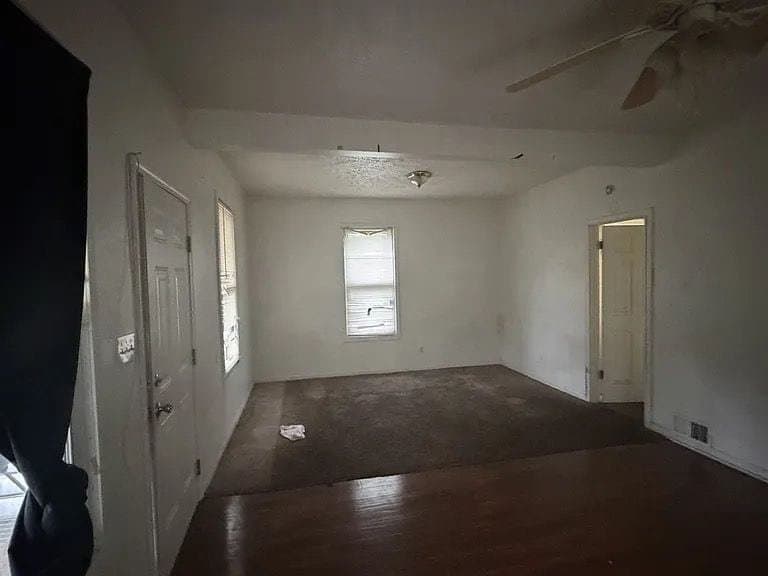 Peoria House: 1829 W Butler St