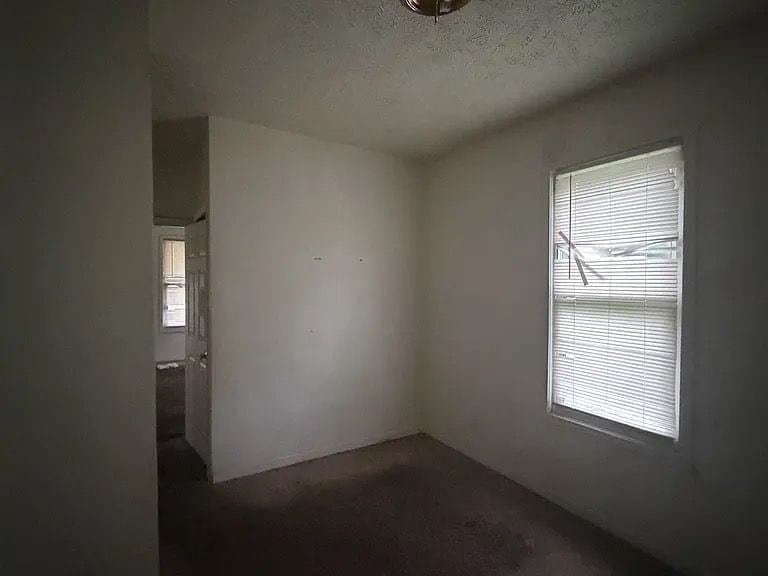 Peoria House: 1829 W Butler St