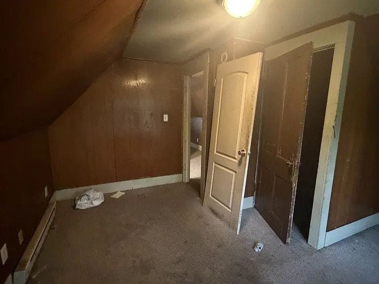 Peoria House: 1829 W Butler St