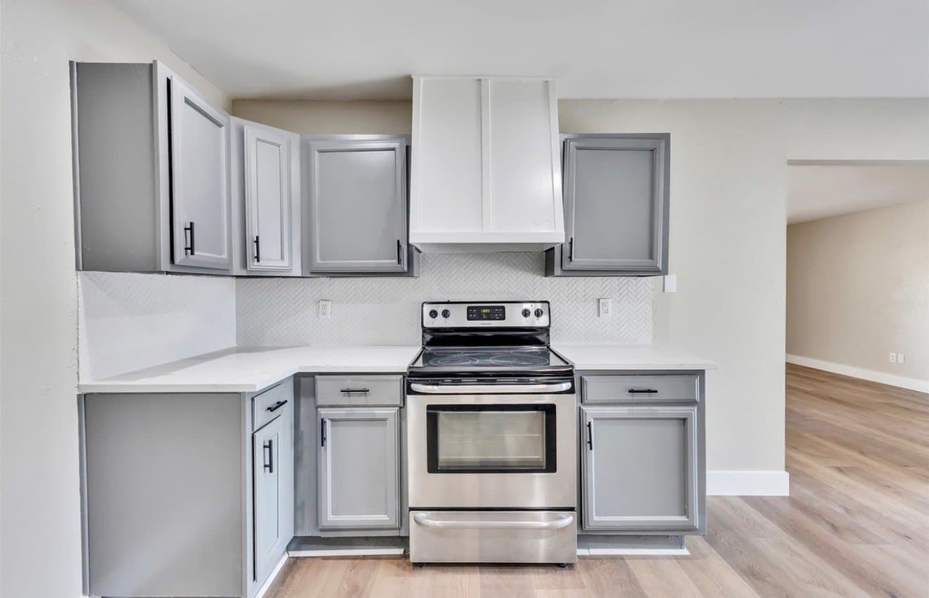spring House: 22926 millgate dr