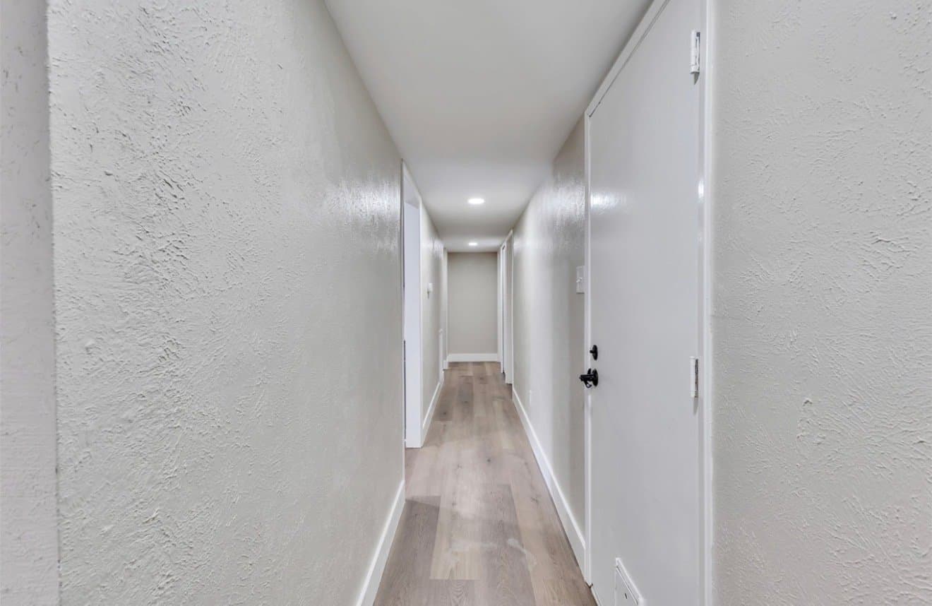 spring House: 22926 millgate dr