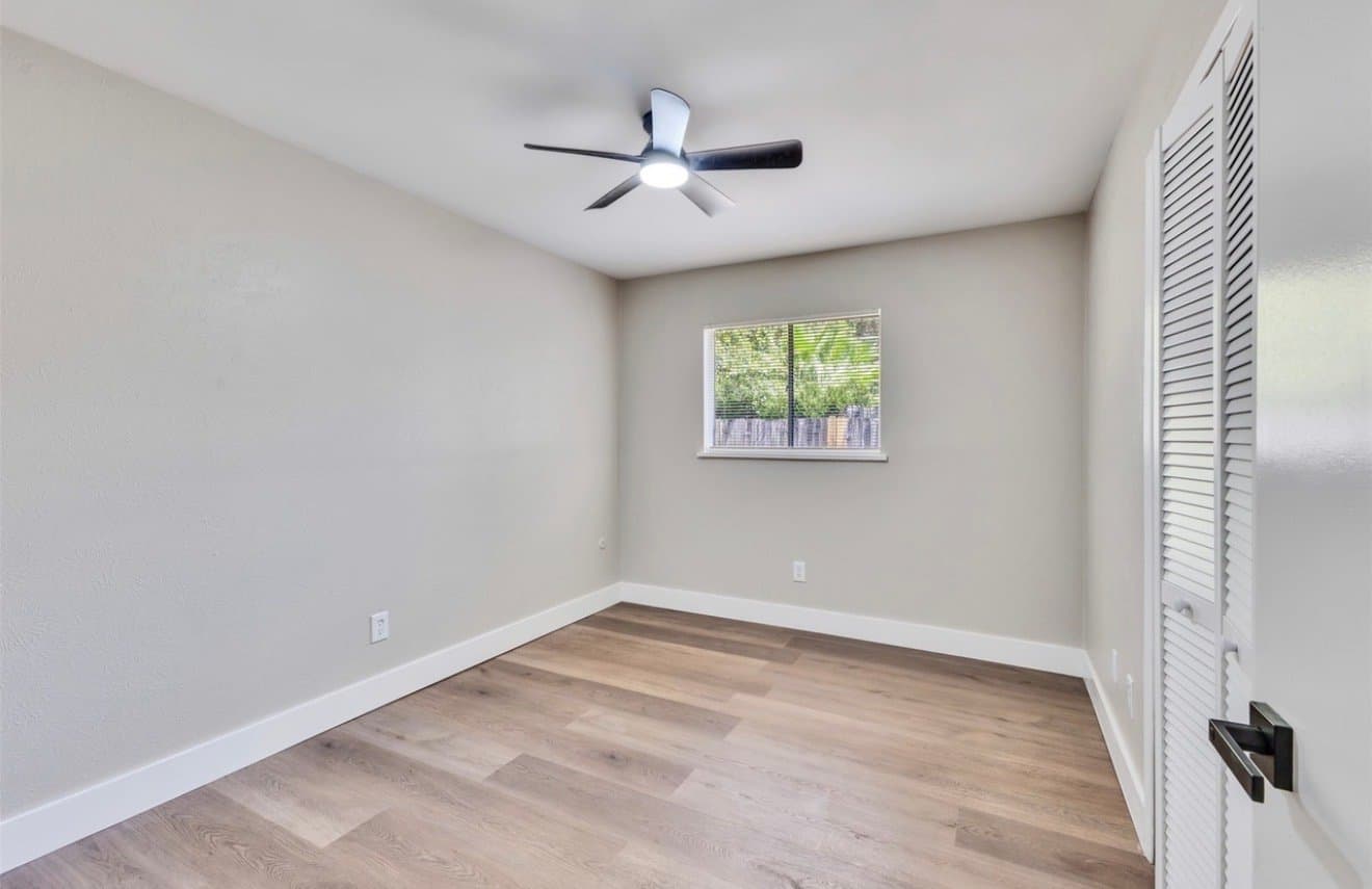 spring House: 22926 millgate dr