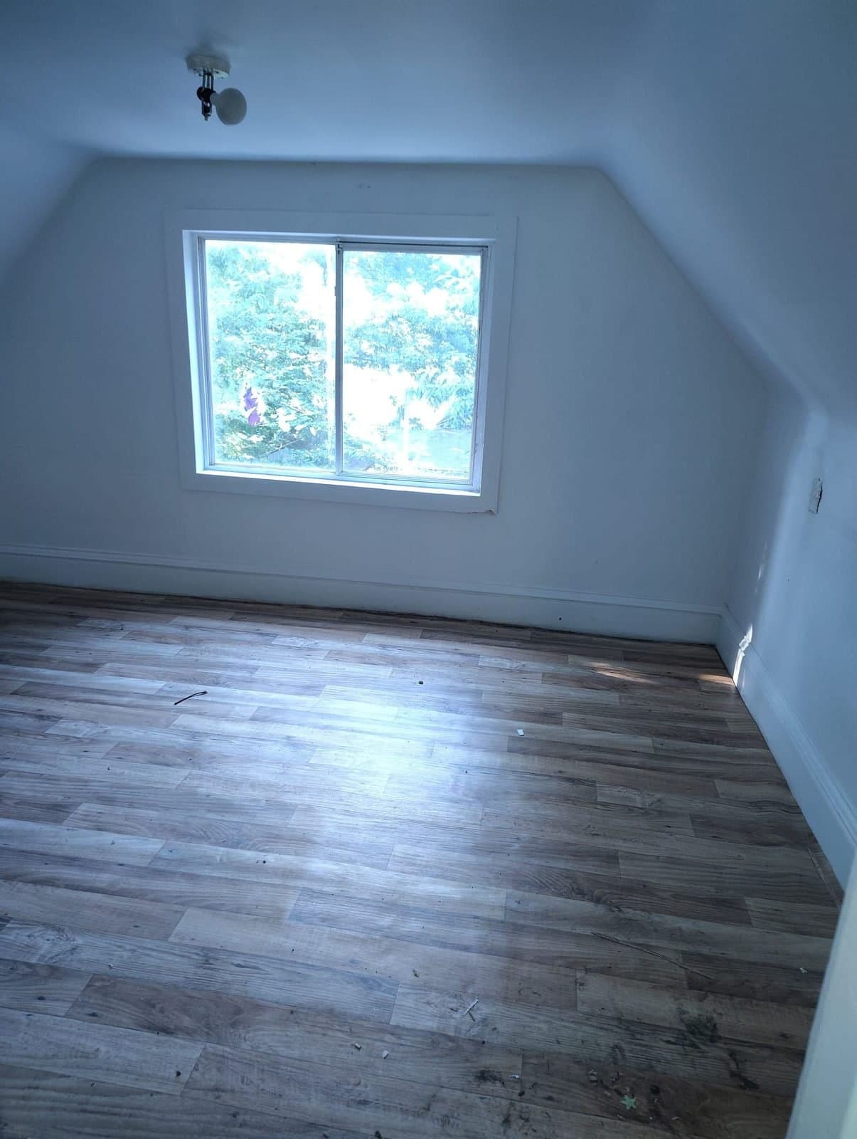 Peoria House: 2210 W Wiswall St