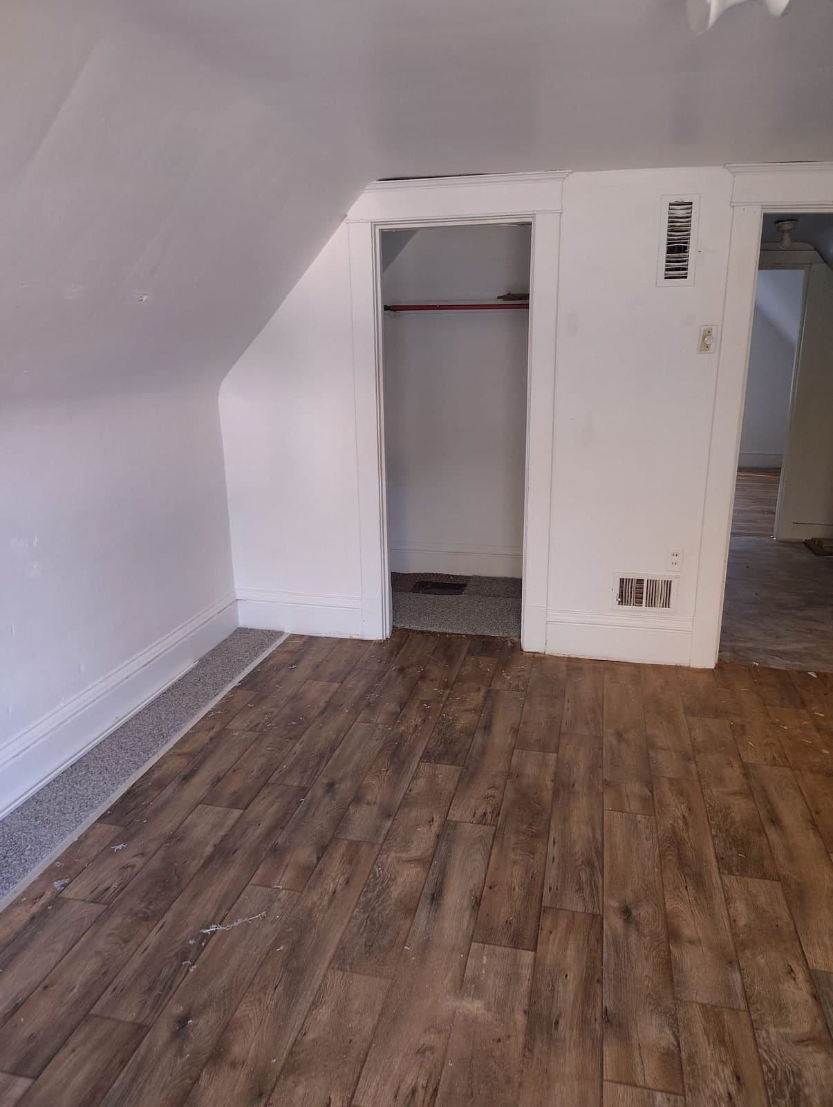 Peoria House: 2210 W Wiswall St