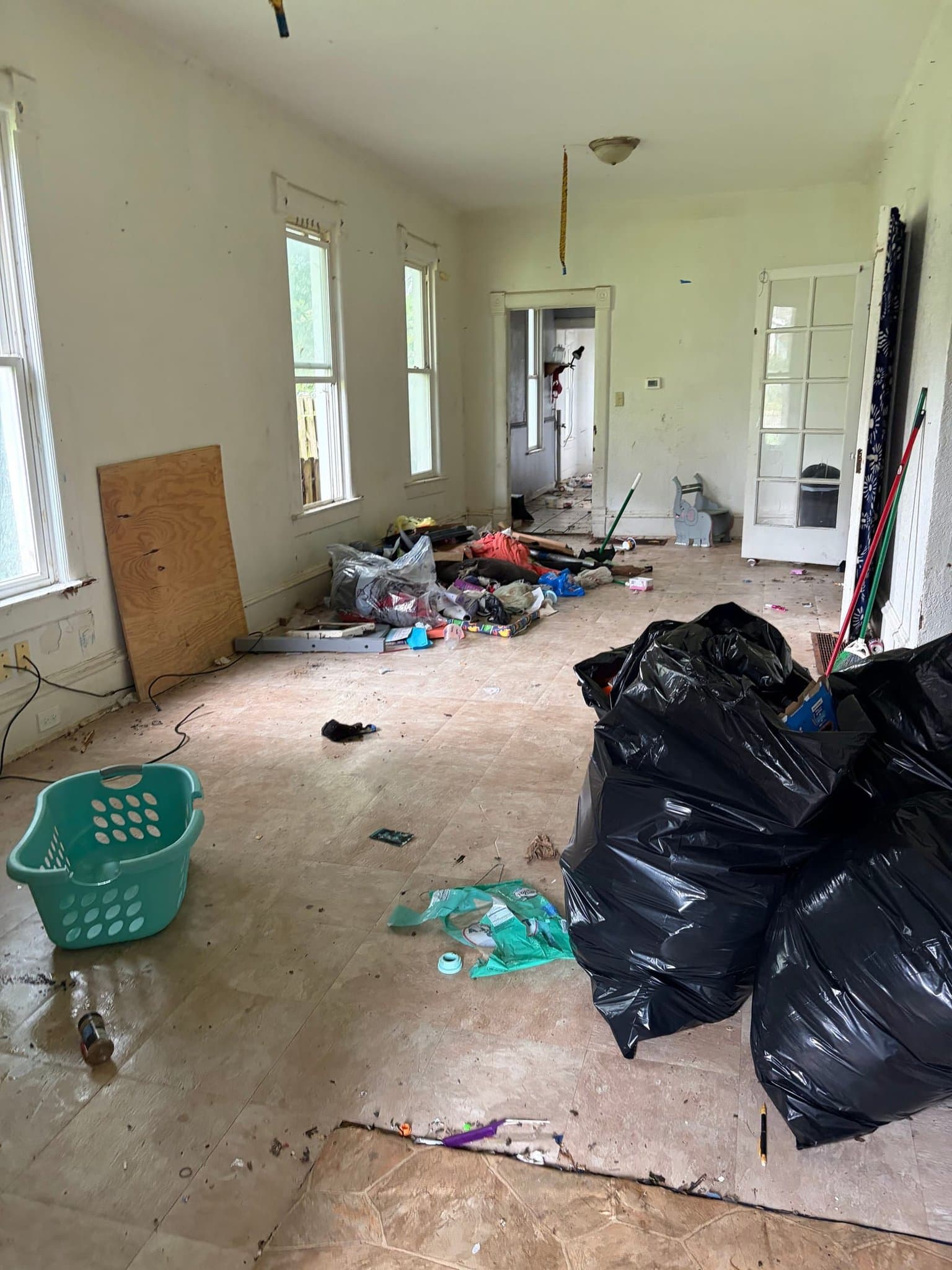 Peoria House: 2410 N Ellis St