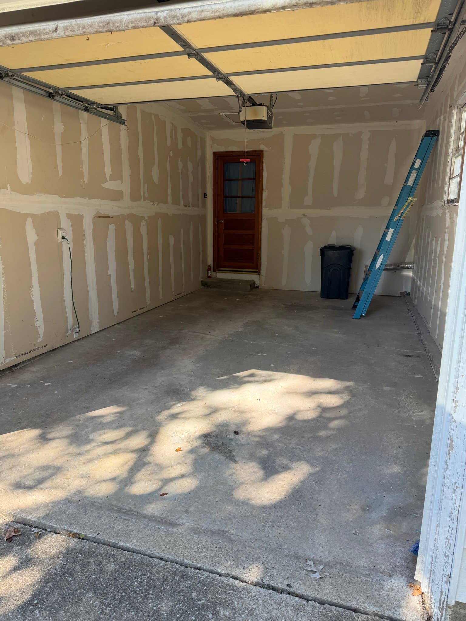 Mexico House: 1233 Pinelawn