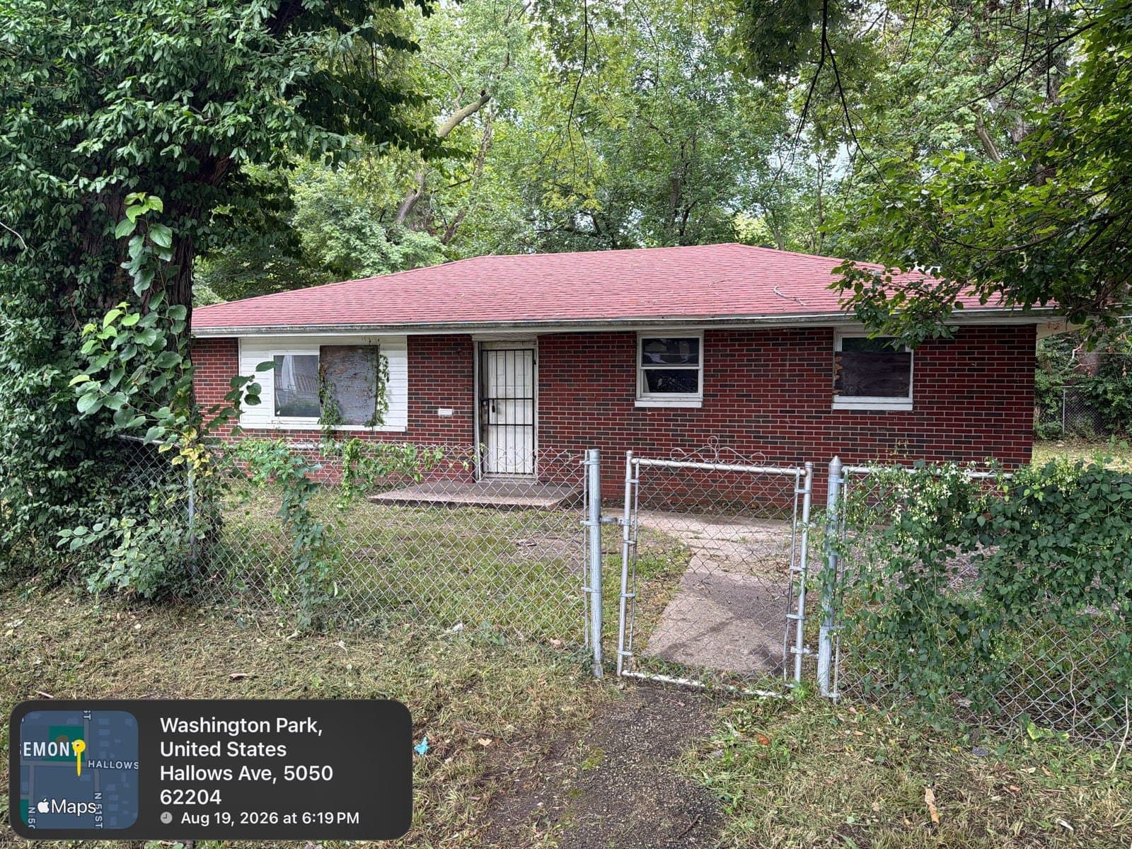 St. Louis House: 5050 Hallows Ave