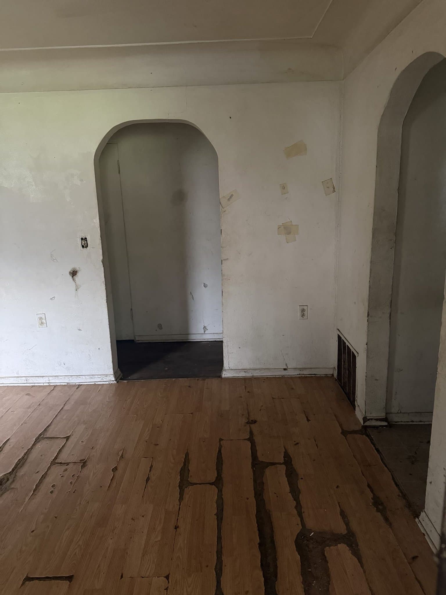 St. Louis House: 5050 Hallows Ave