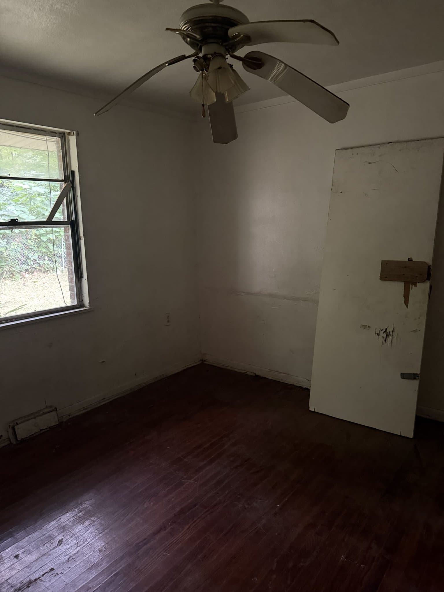 St. Louis House: 5050 Hallows Ave