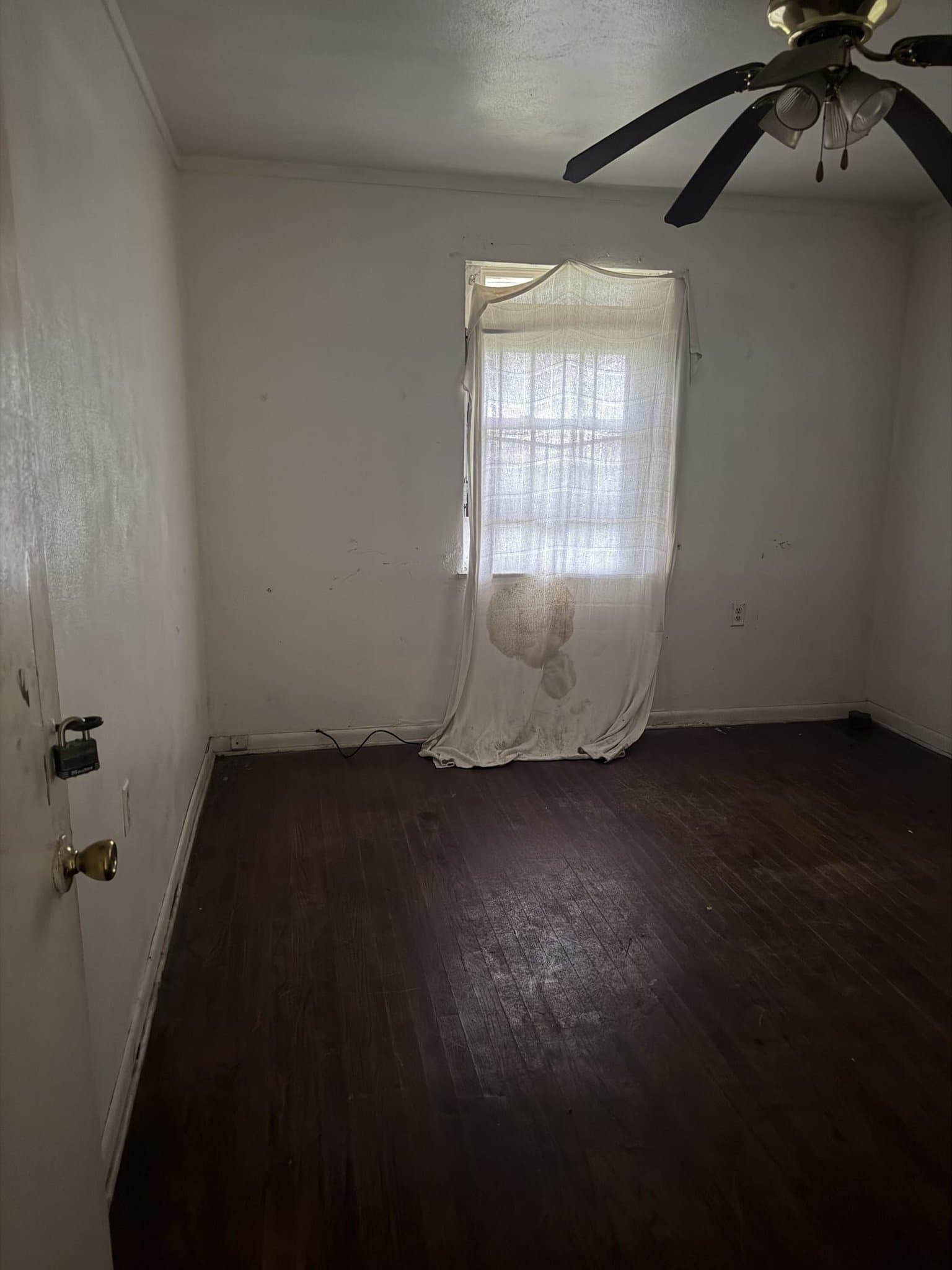 St. Louis House: 5050 Hallows Ave
