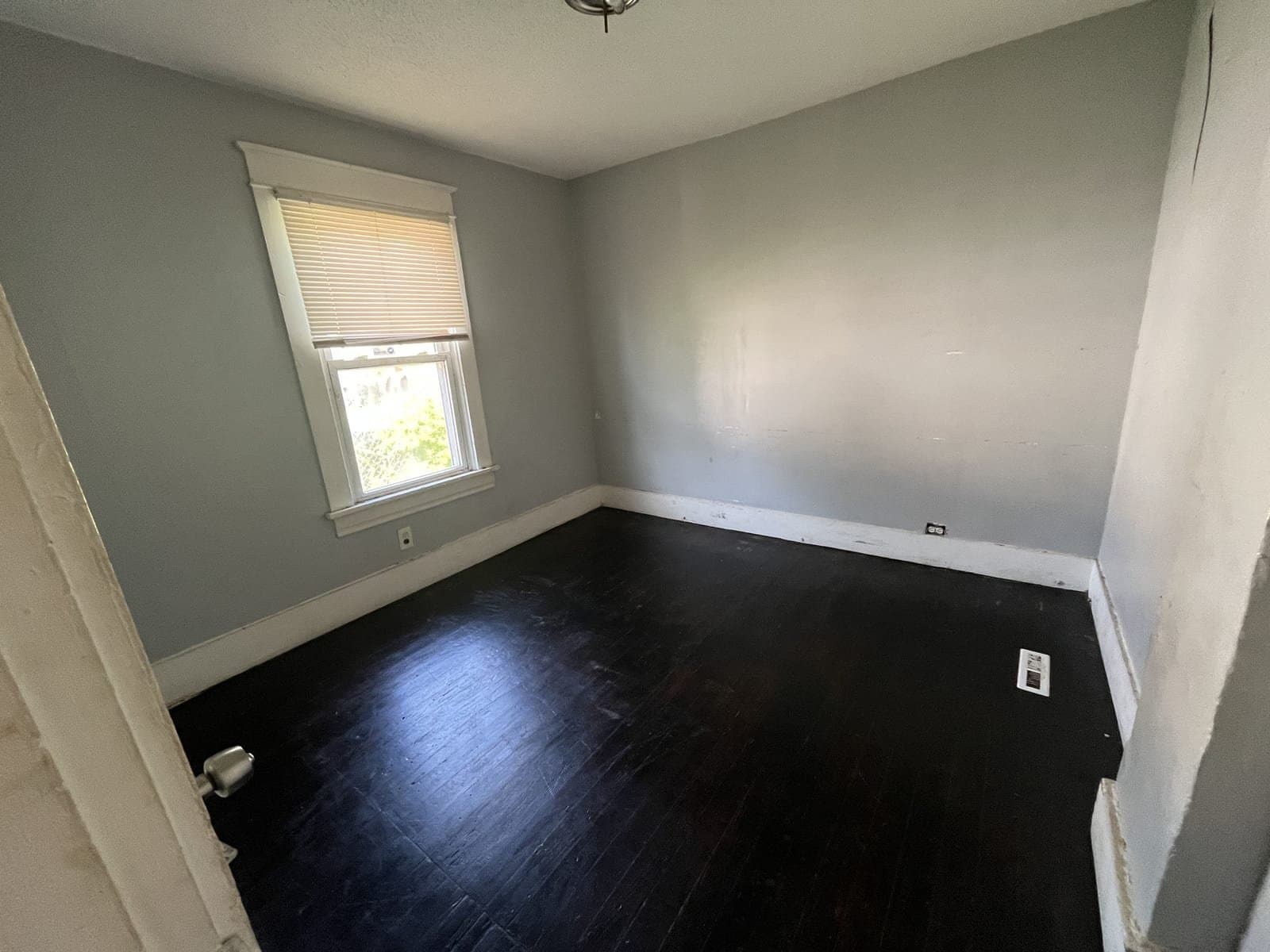 East St. Louis House: 802 N 71st St