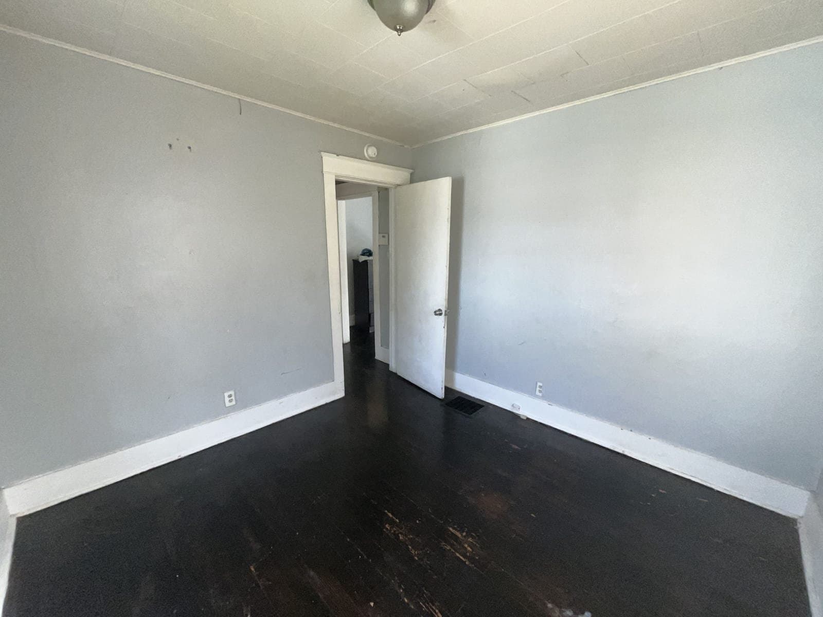 East St. Louis House: 802 N 71st St