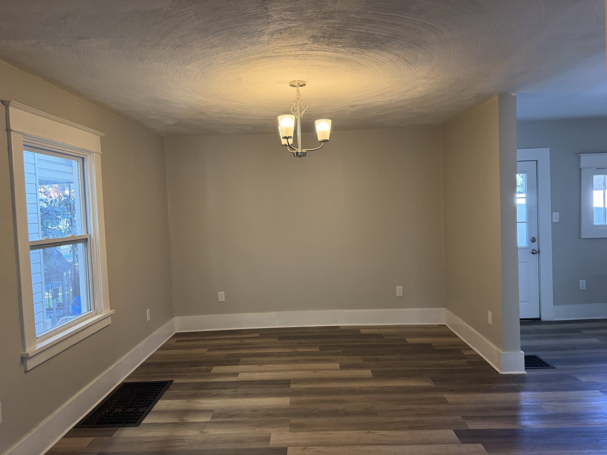 New Kensington House: 2014 Constitution Blvd