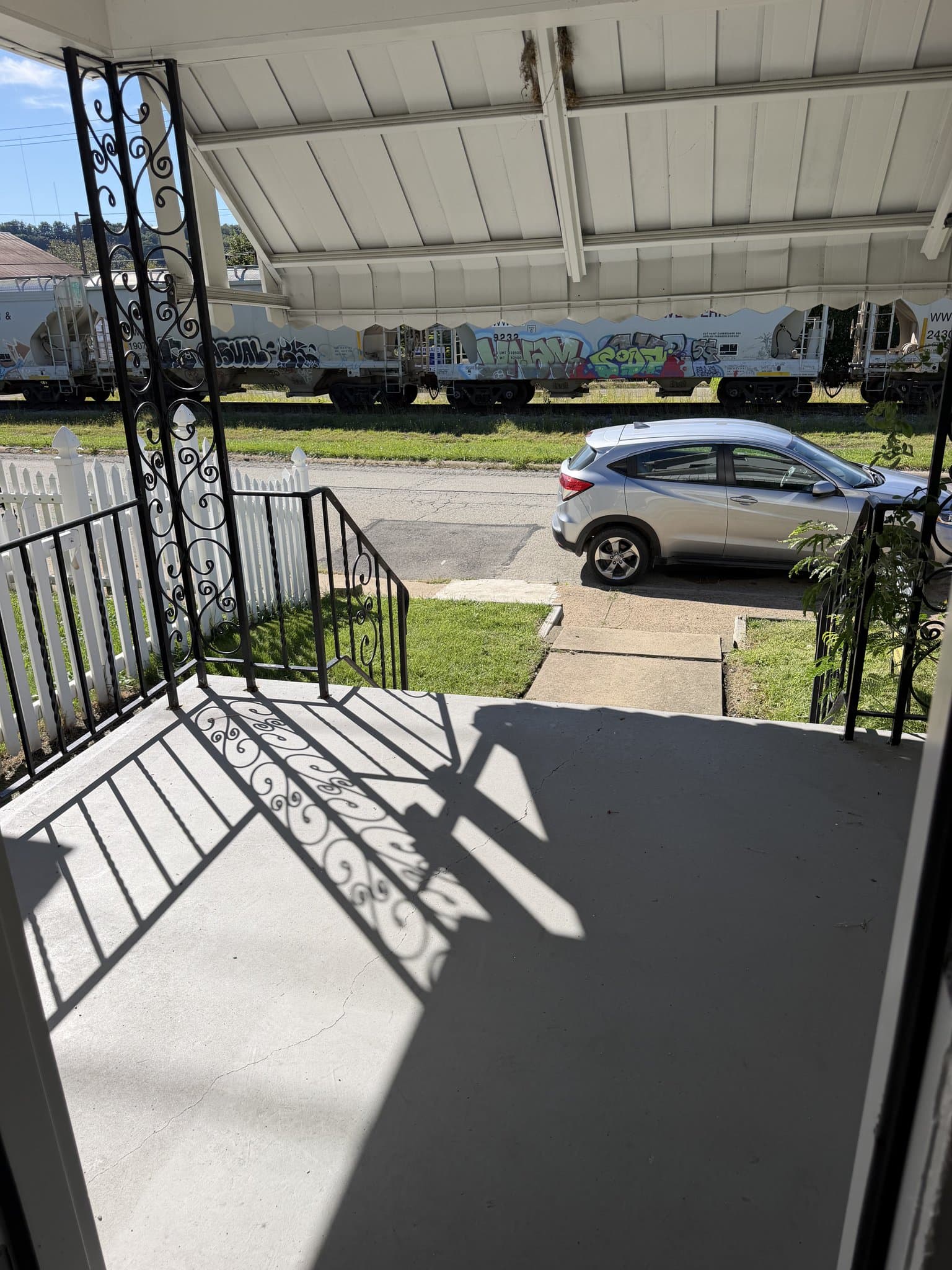 New Kensington House: 2014 Constitution Blvd