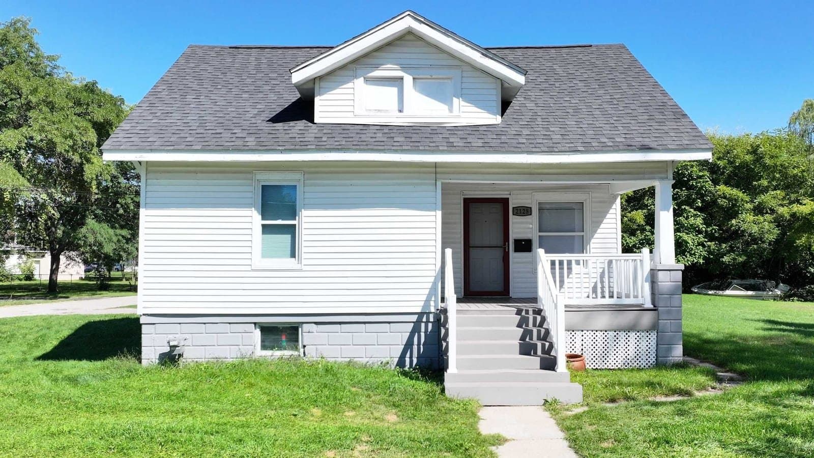 Saginaw House: 2128 Fordney St