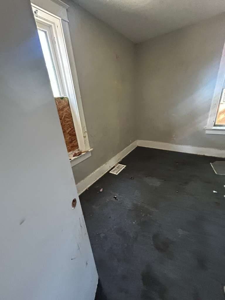 St. Louis House: 1027 Garth Ave