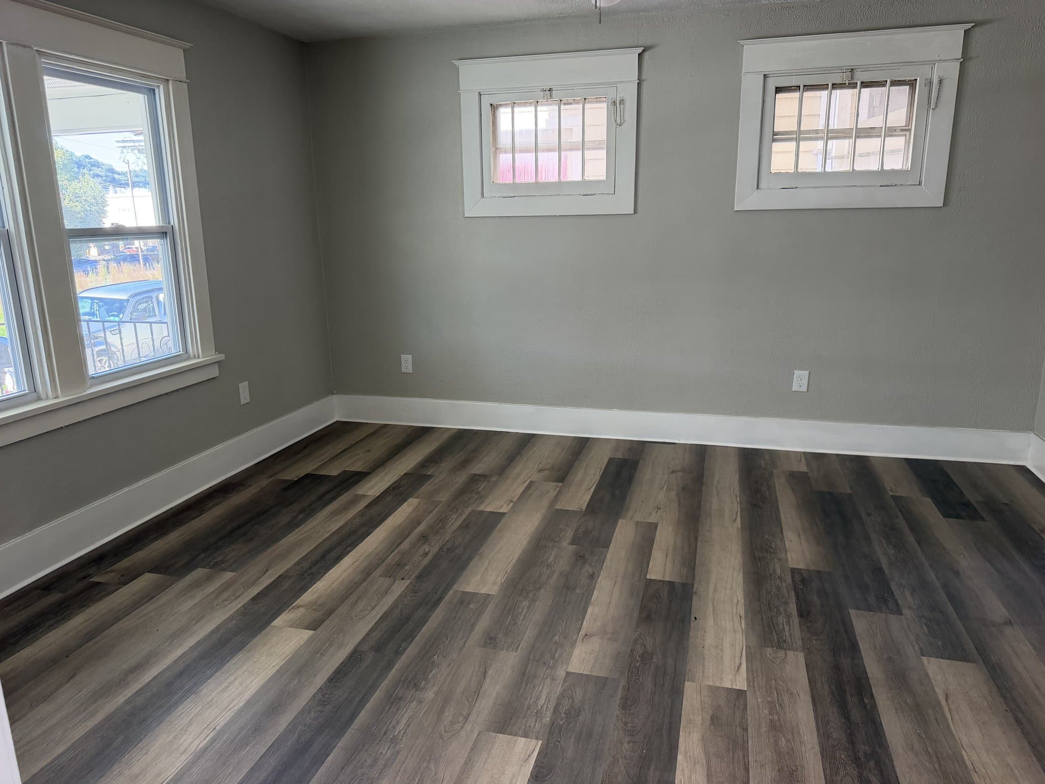 New Kensington House: 2014 Constitution Blvd